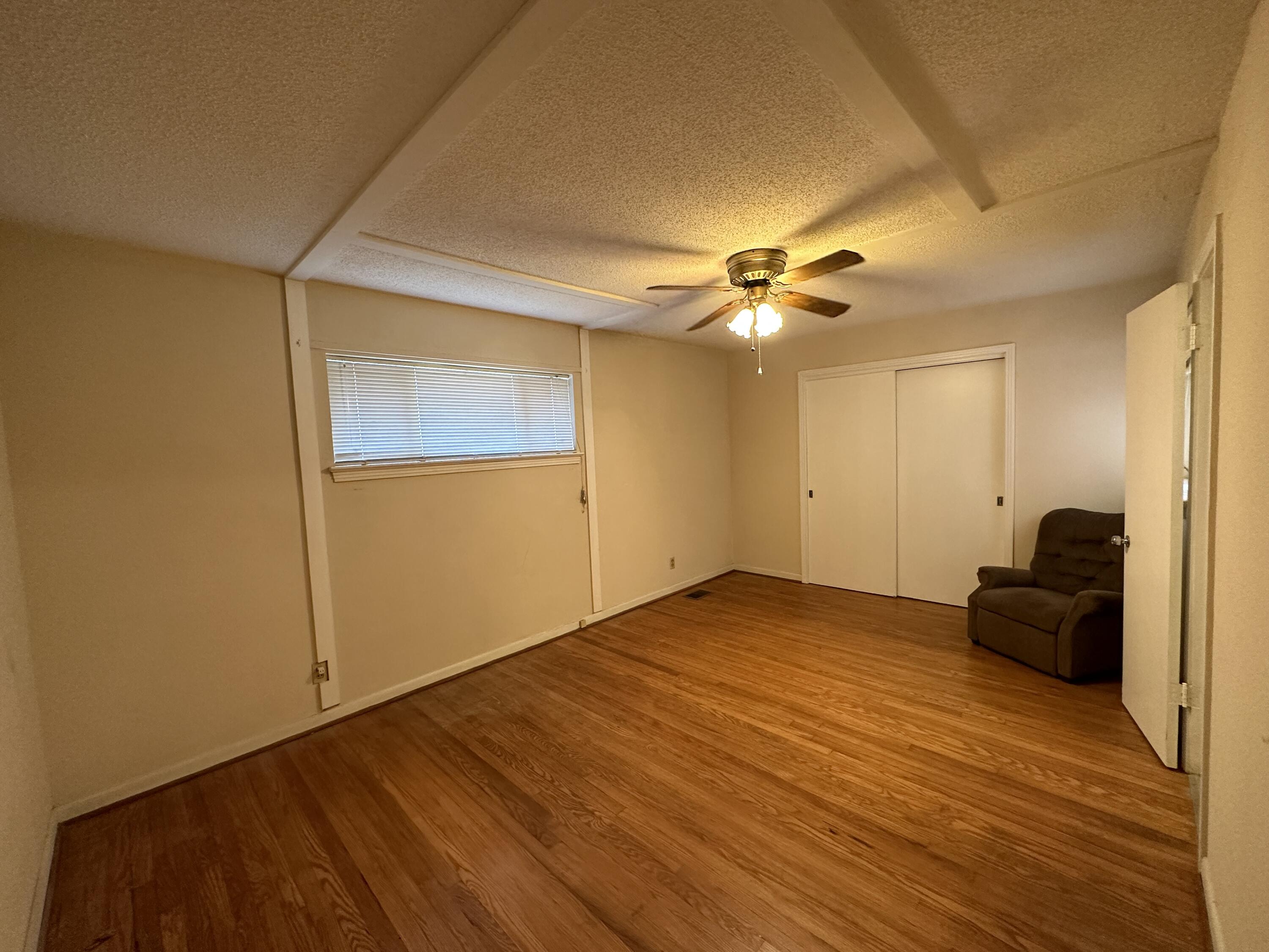 8 N Howell Avenue