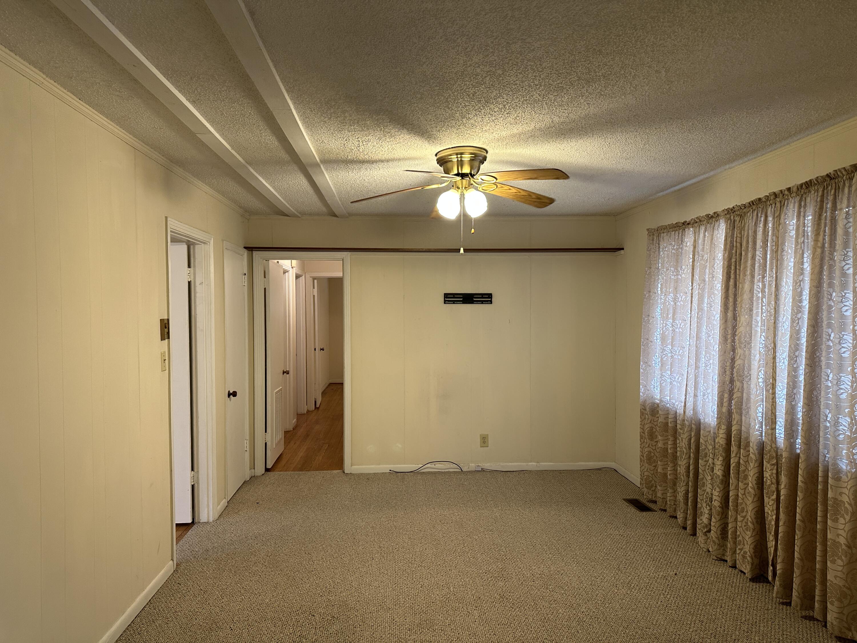 8 N Howell Avenue