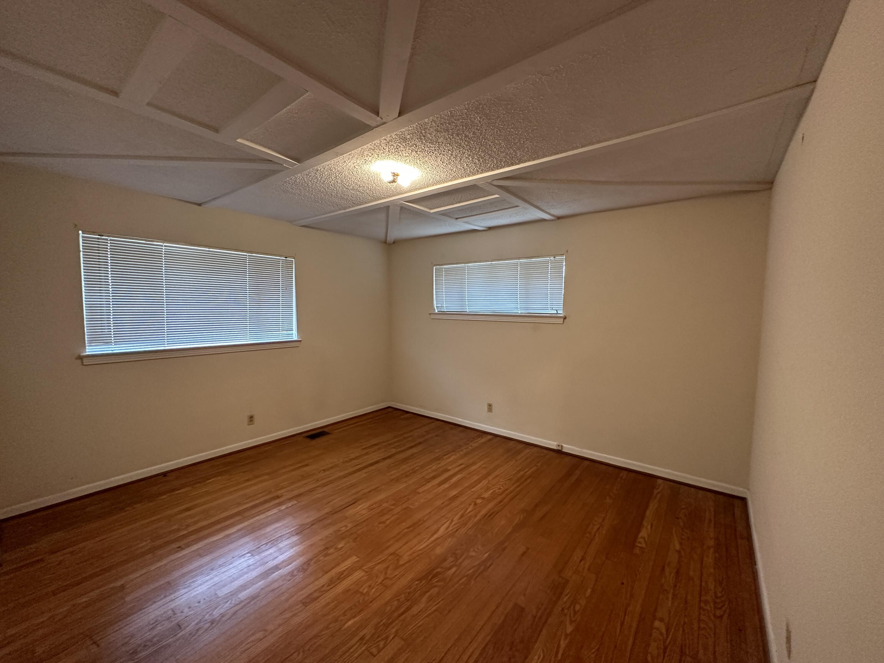 8 N Howell Avenue