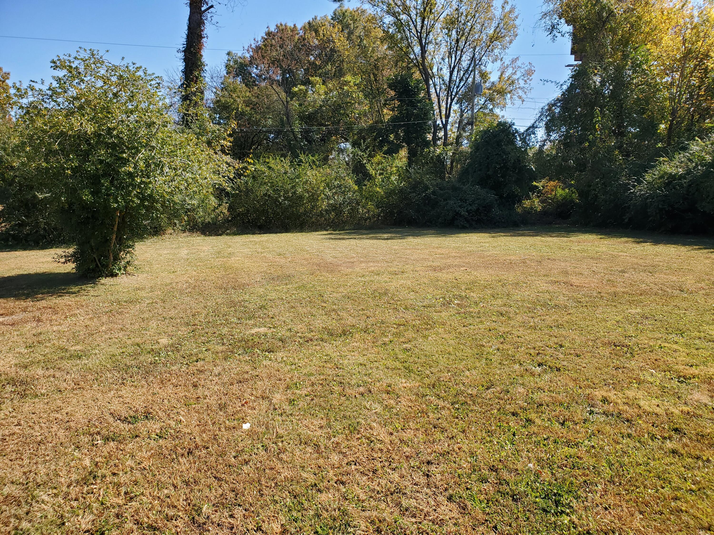 8 N Howell Avenue