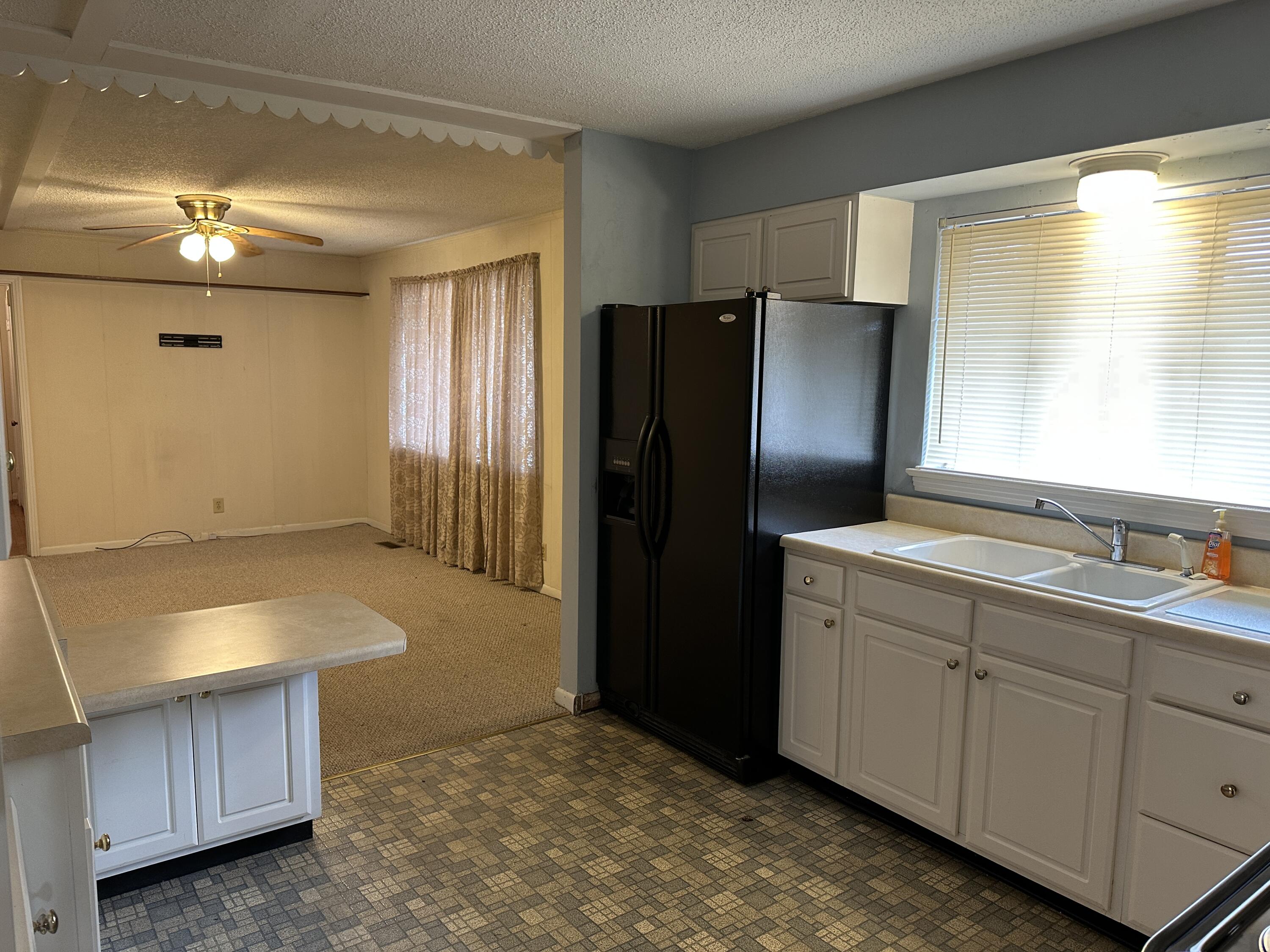 8 N Howell Avenue