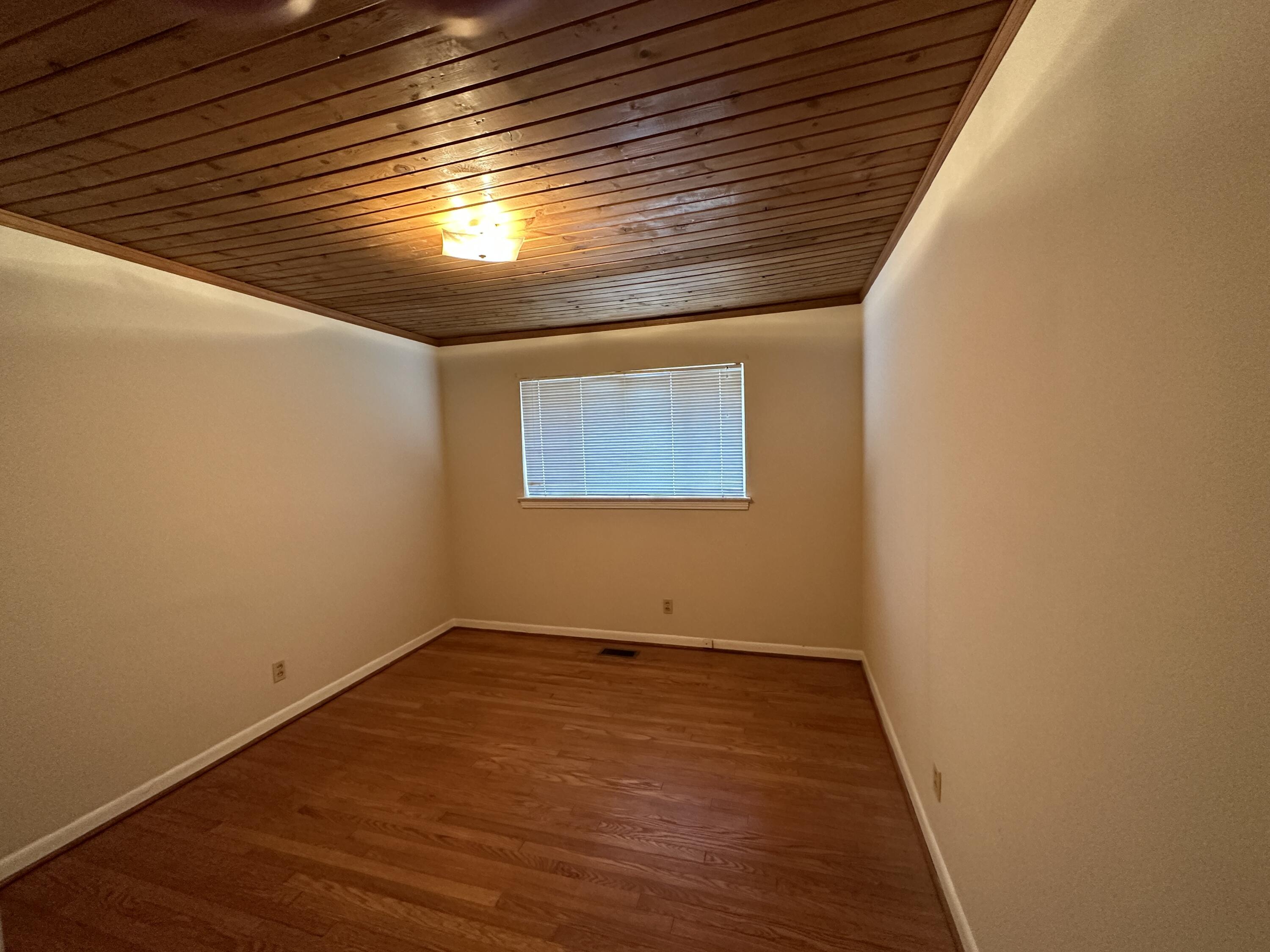 8 N Howell Avenue