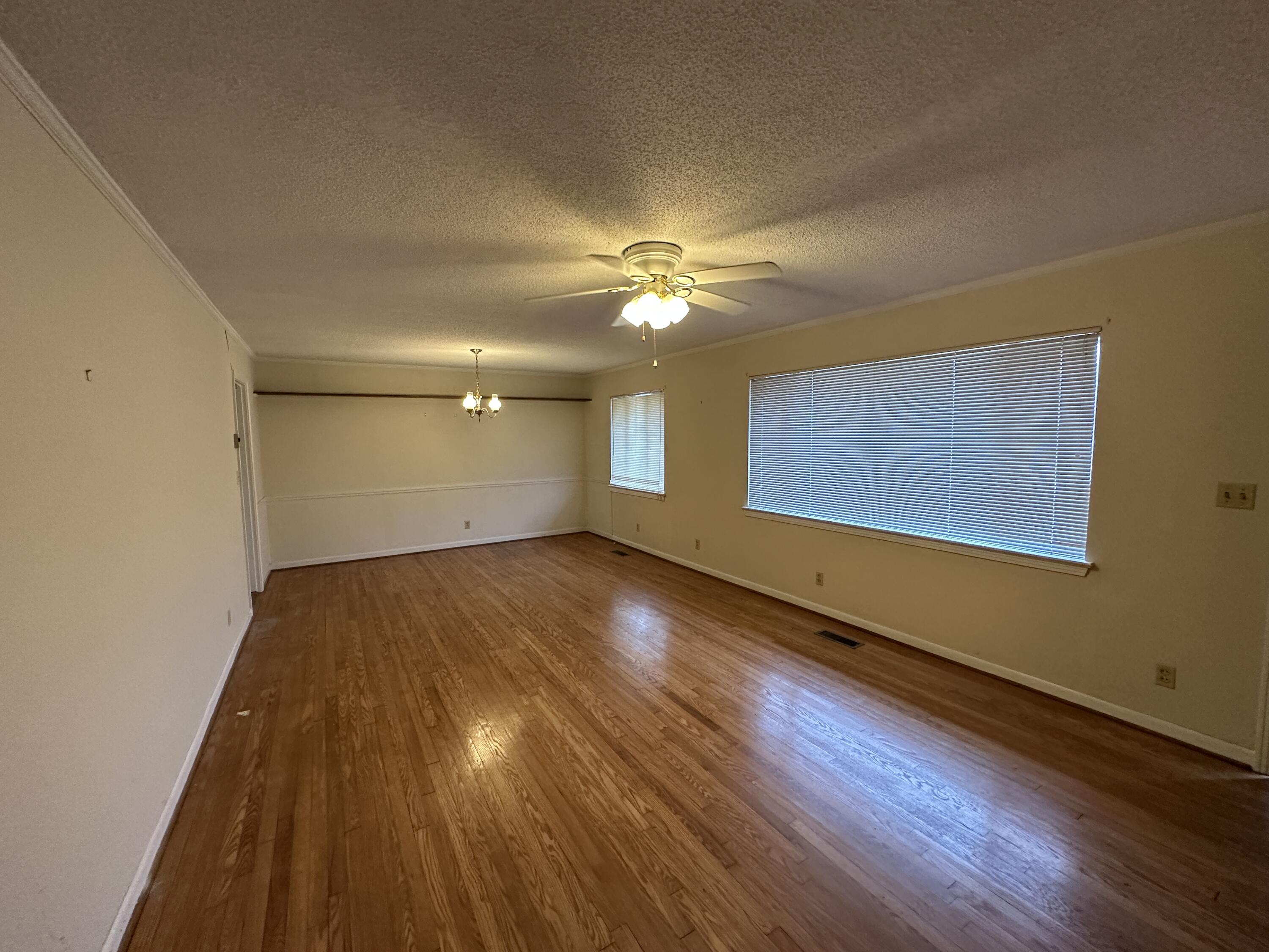 8 N Howell Avenue