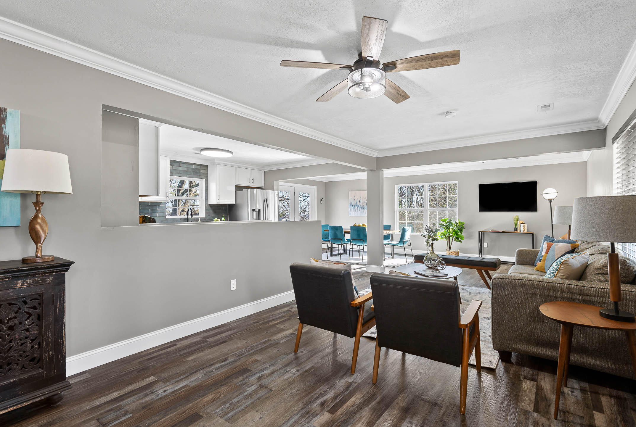 5534 Crestview Drive Drive