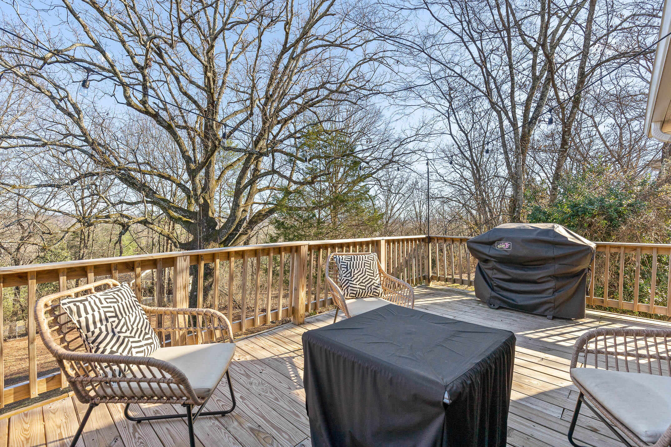 5534 Crestview Drive Drive