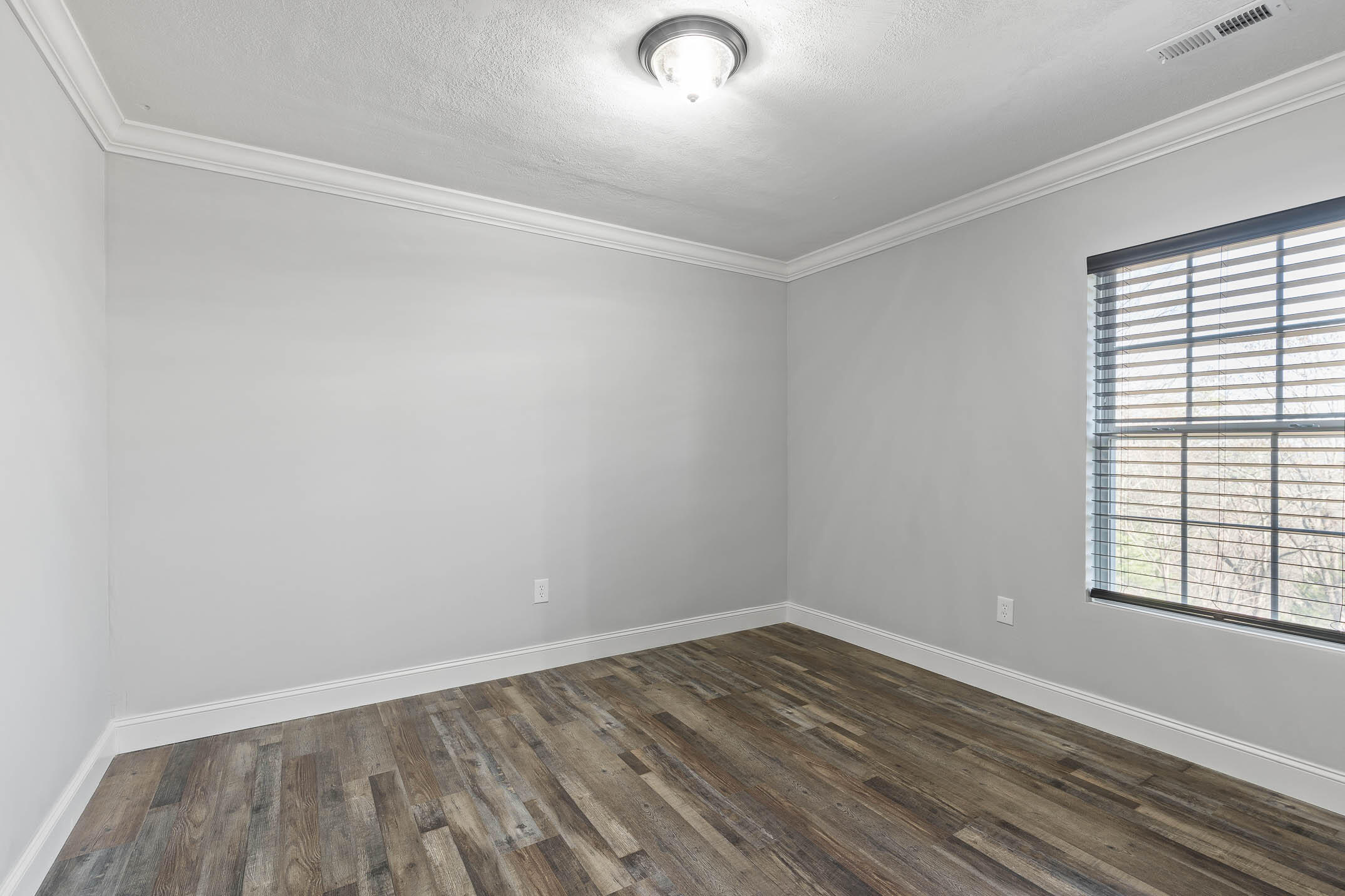 5534 Crestview Drive Drive
