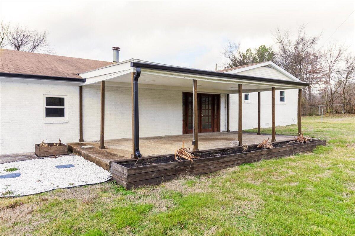 7490 Noah Reid Road