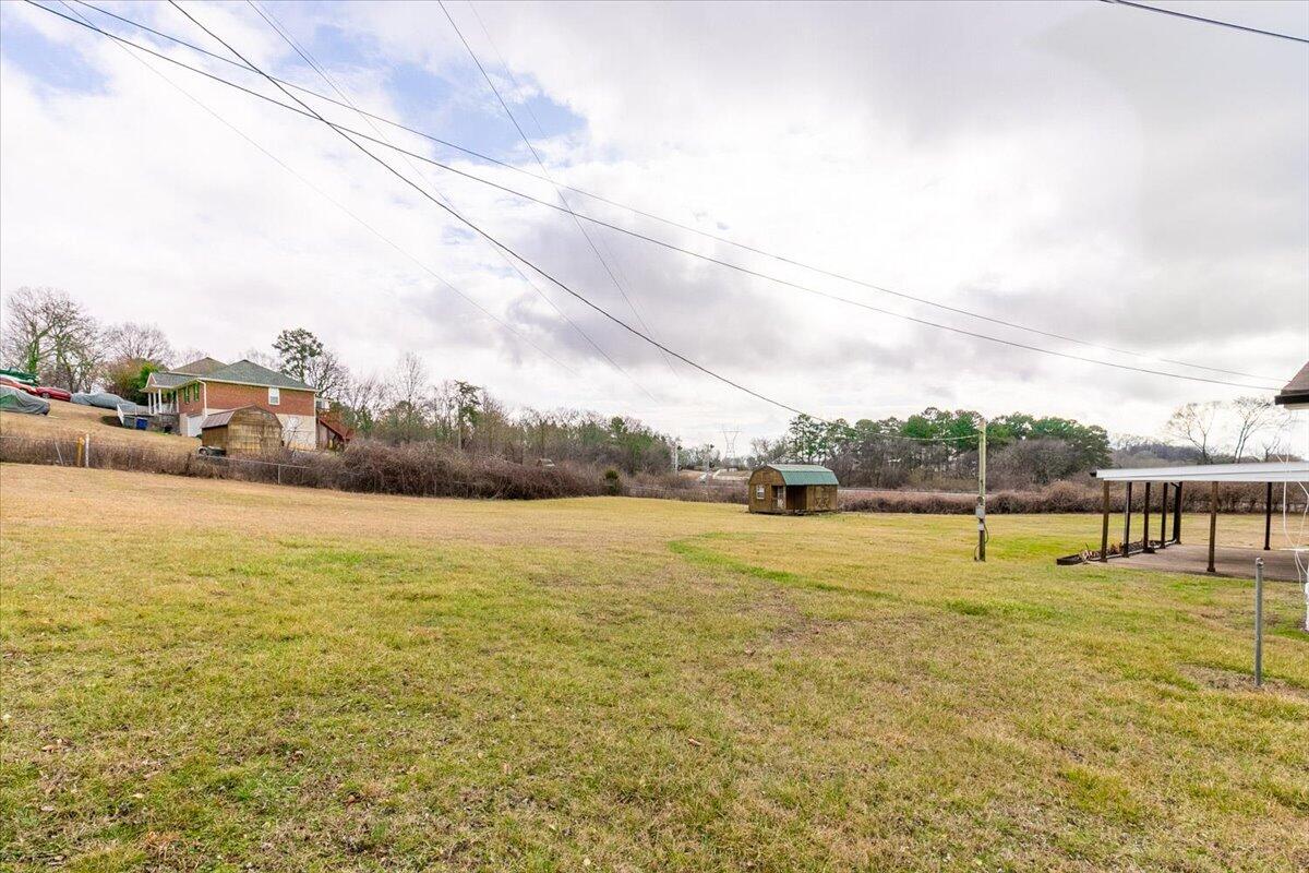 7490 Noah Reid Road