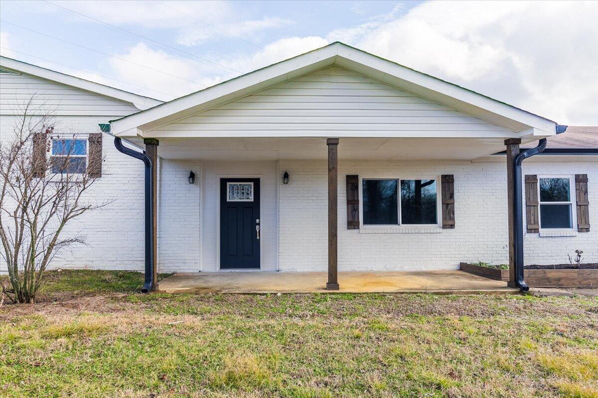7490 Noah Reid Road