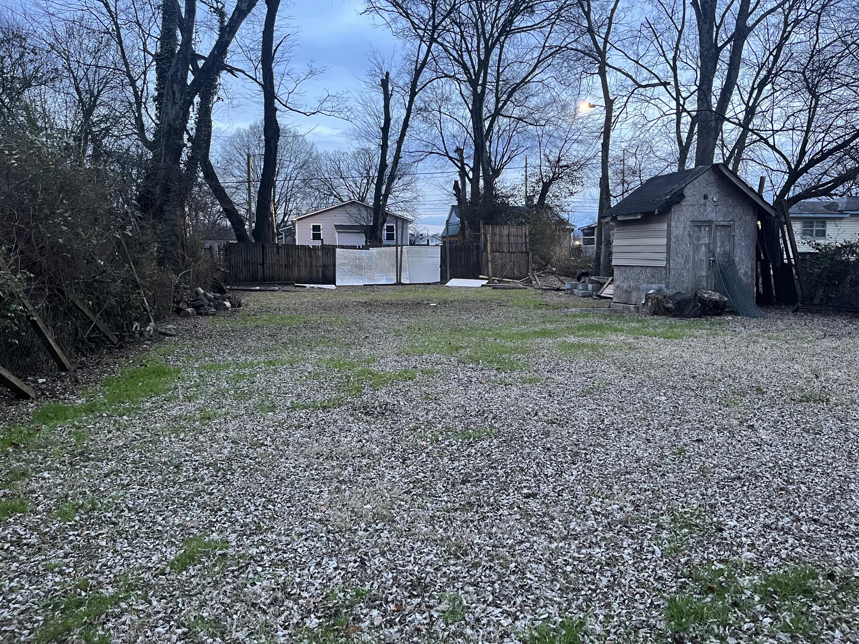 2006 Robbins Street