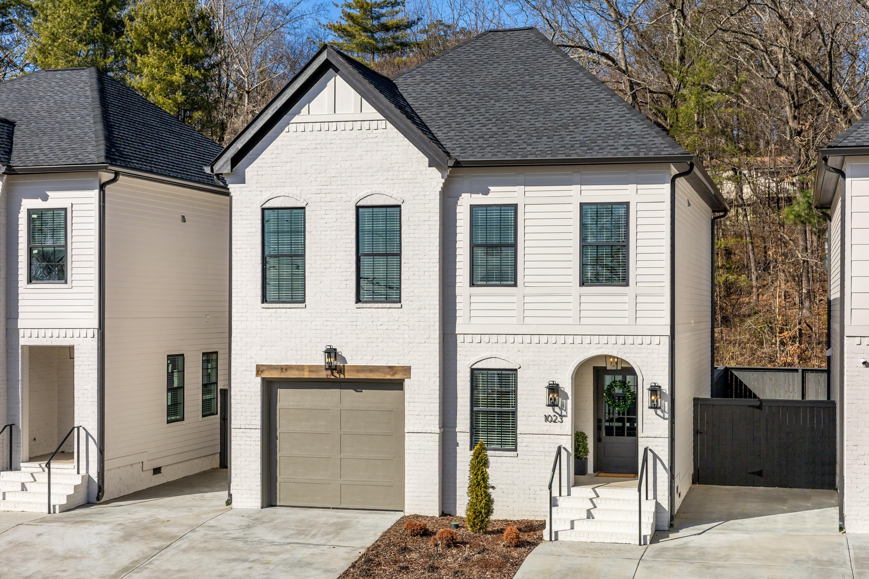 1023 Amelia Court, 4