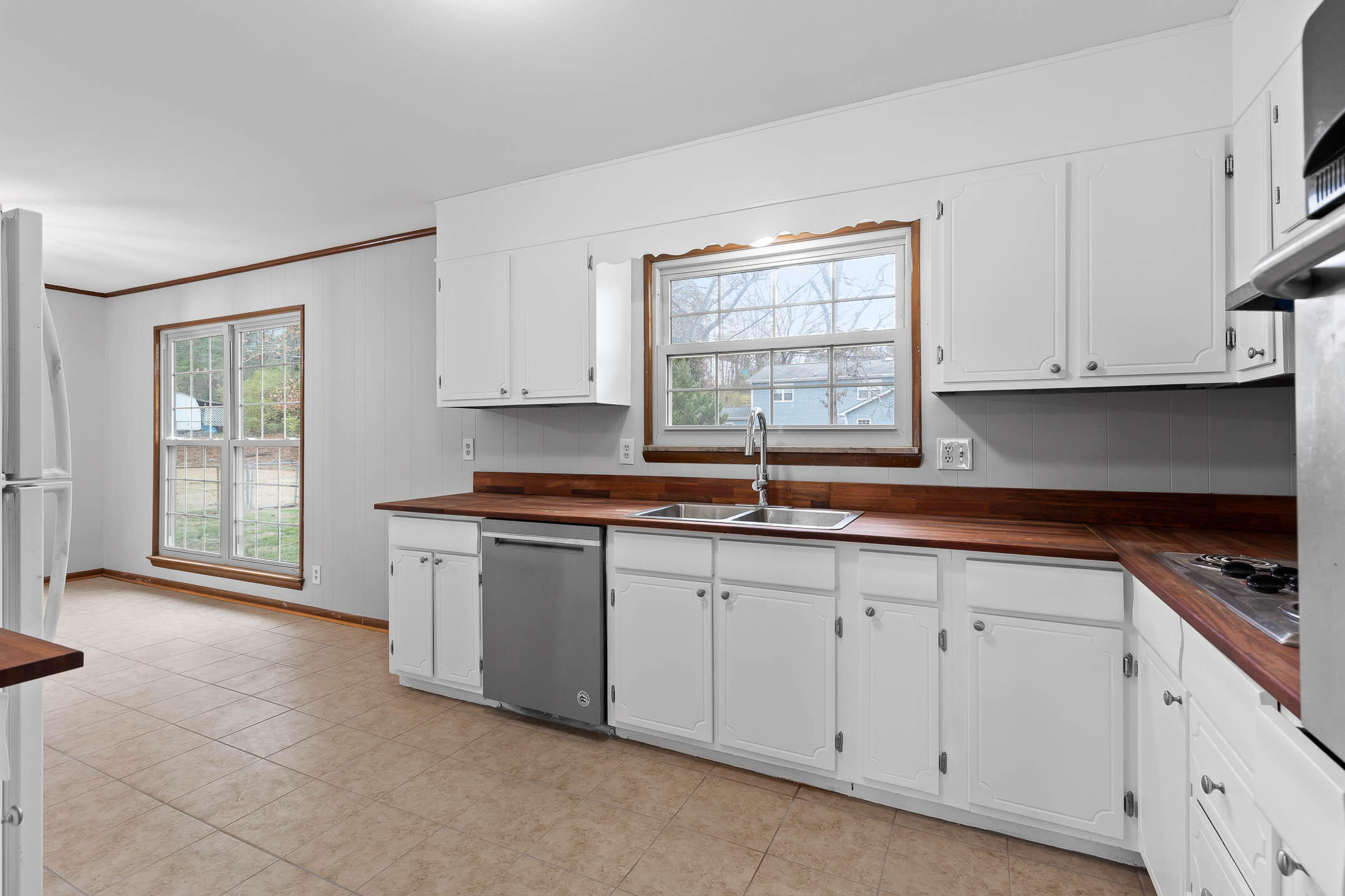 4313 Forest Plaza Drive