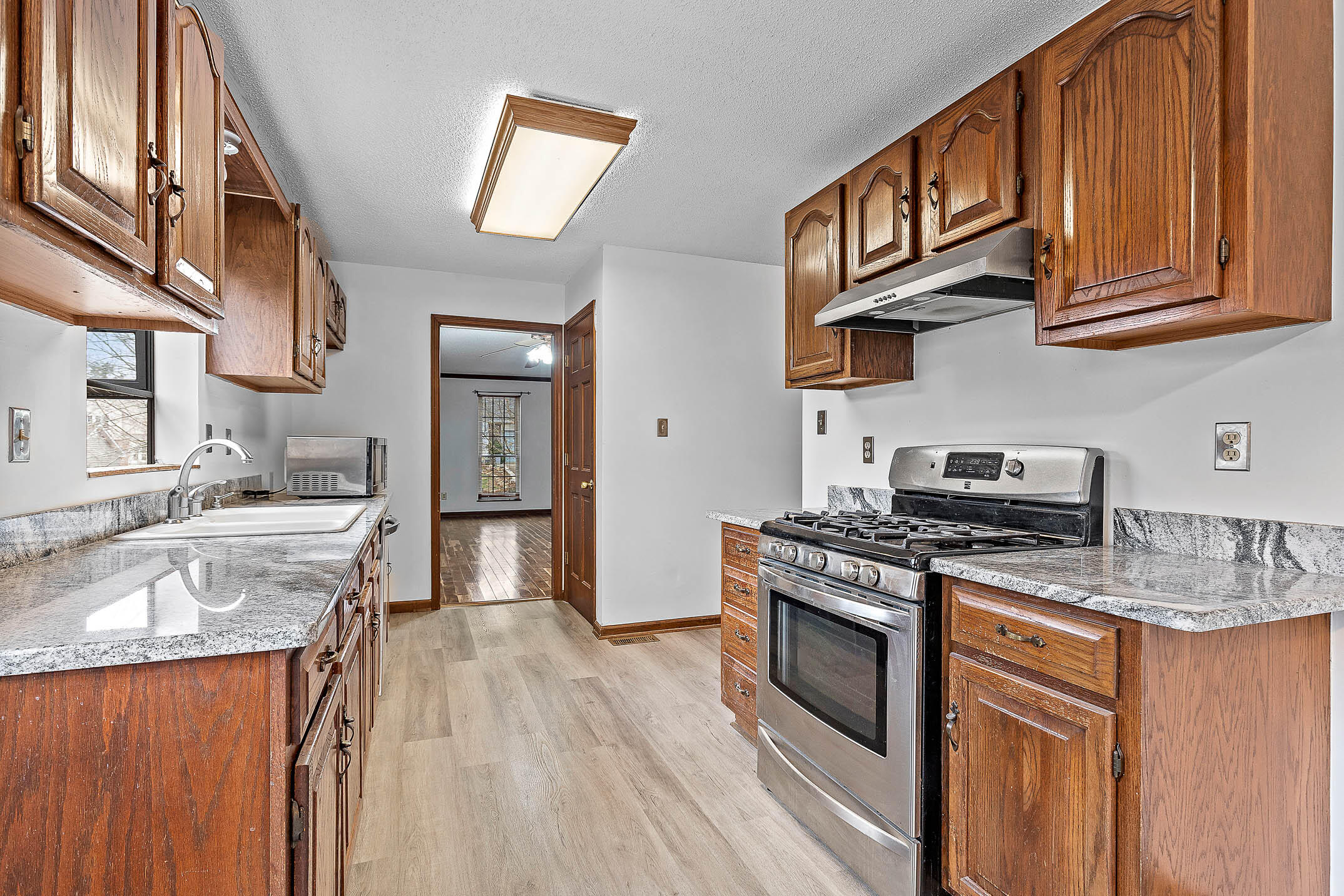 193 NW Hunters Run Place