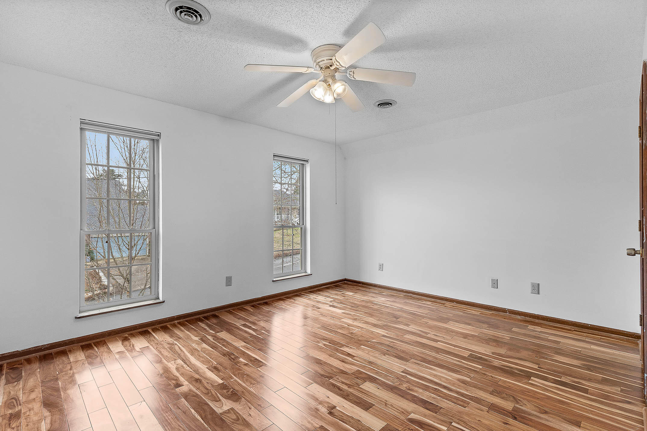 193 NW Hunters Run Place