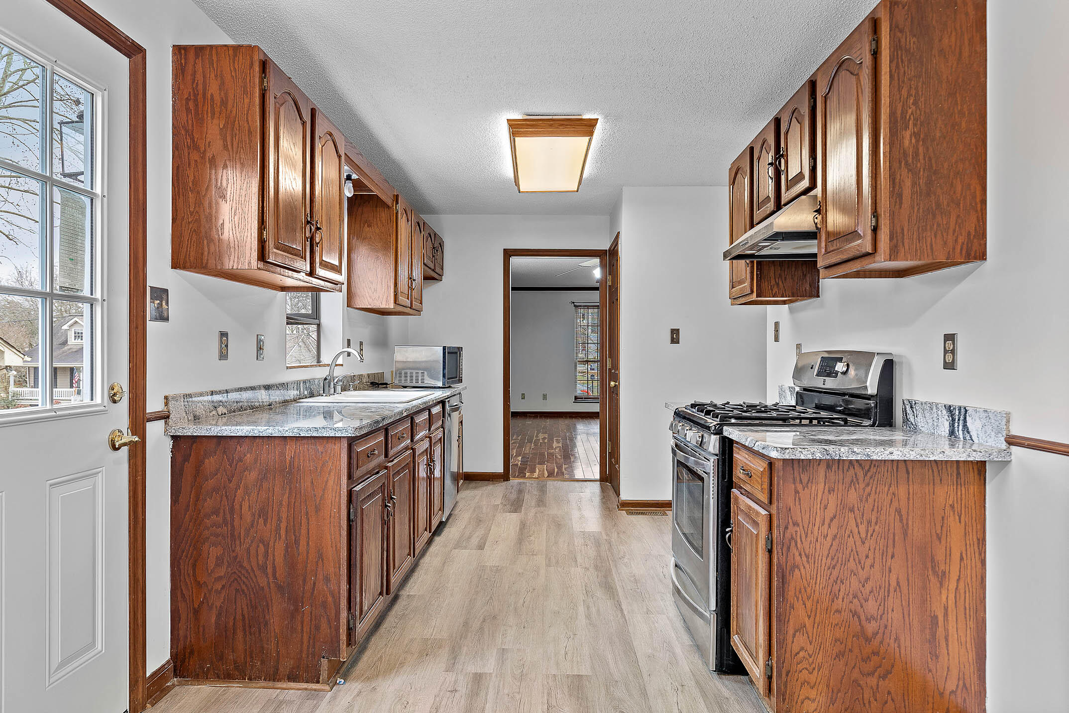193 NW Hunters Run Place