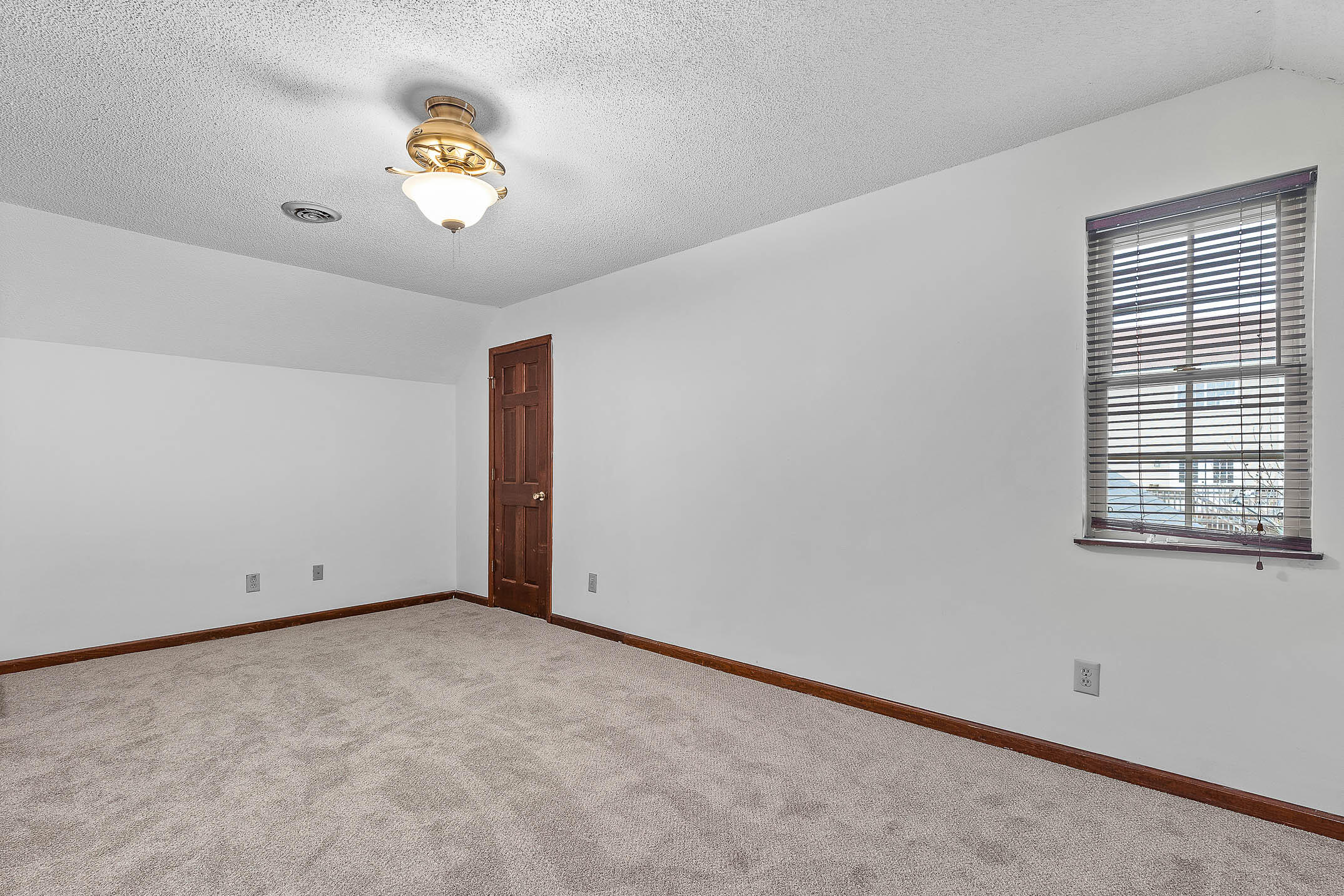 193 NW Hunters Run Place