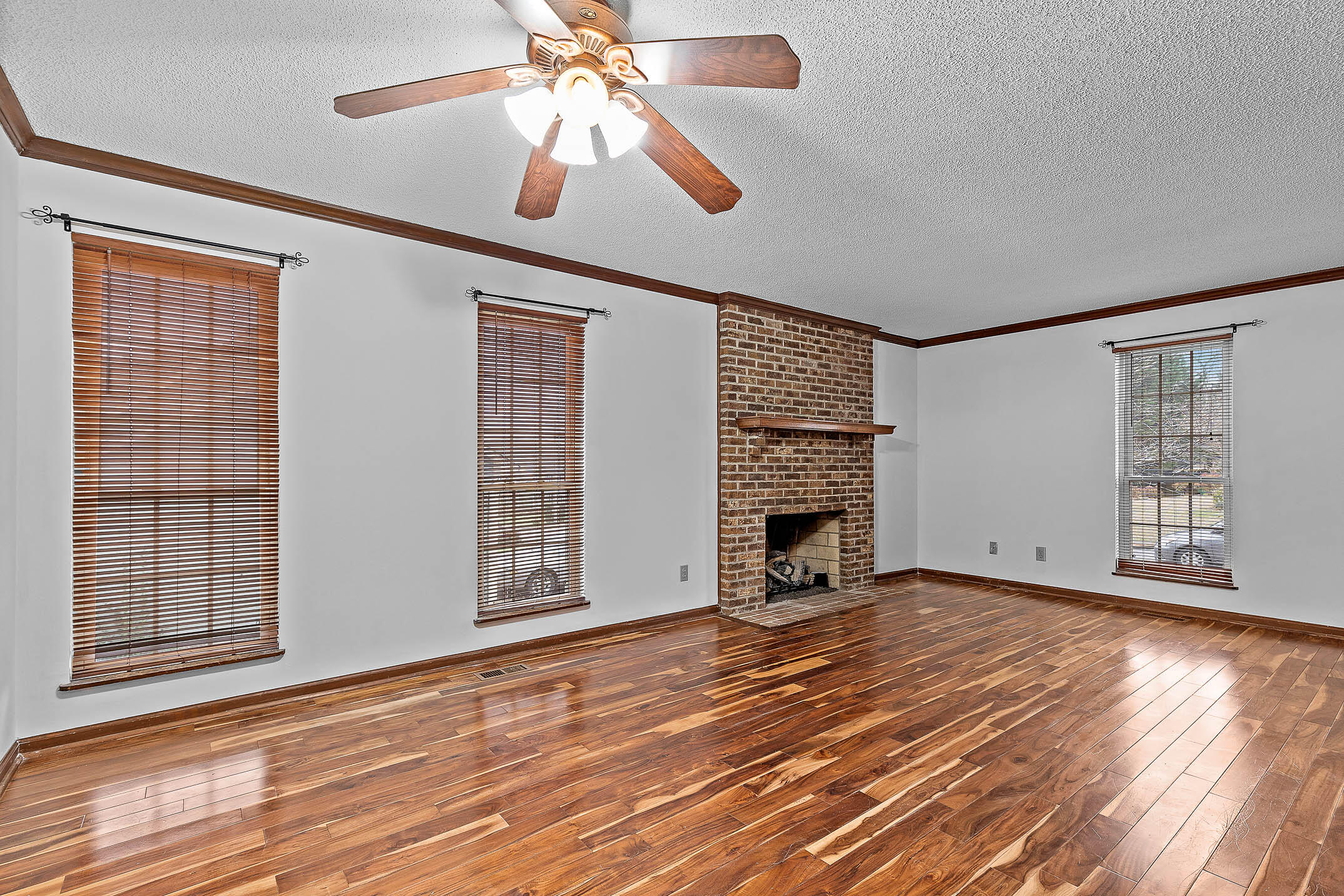 193 NW Hunters Run Place