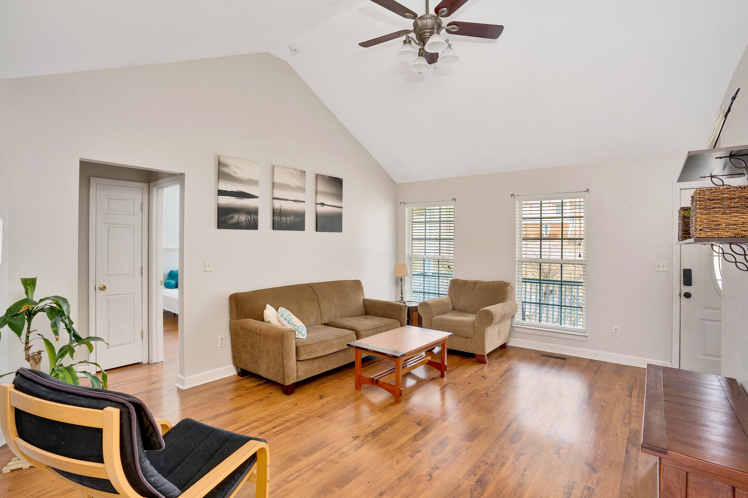 136 S Fox Run Circle