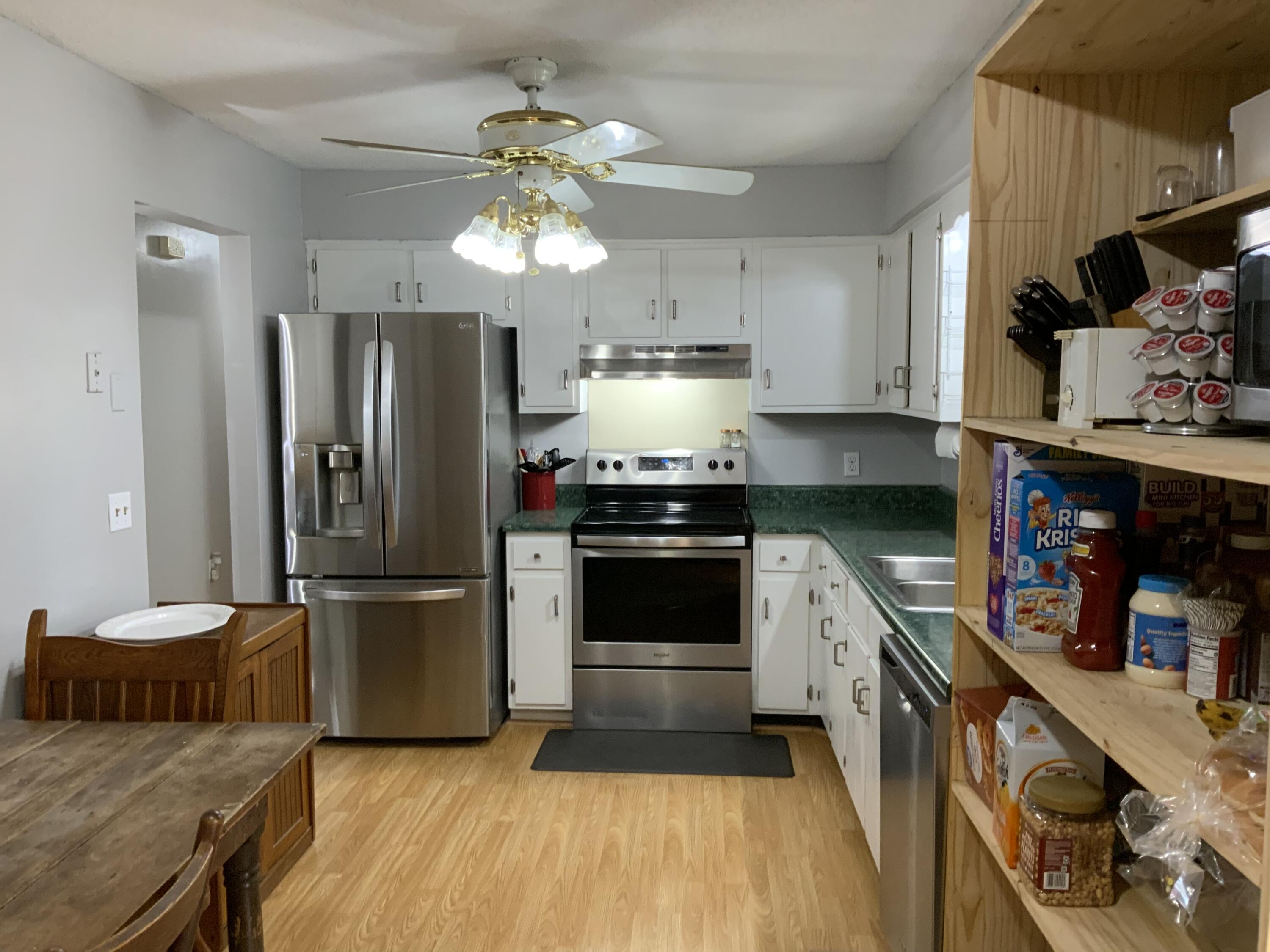 190 Laurelwood Circle