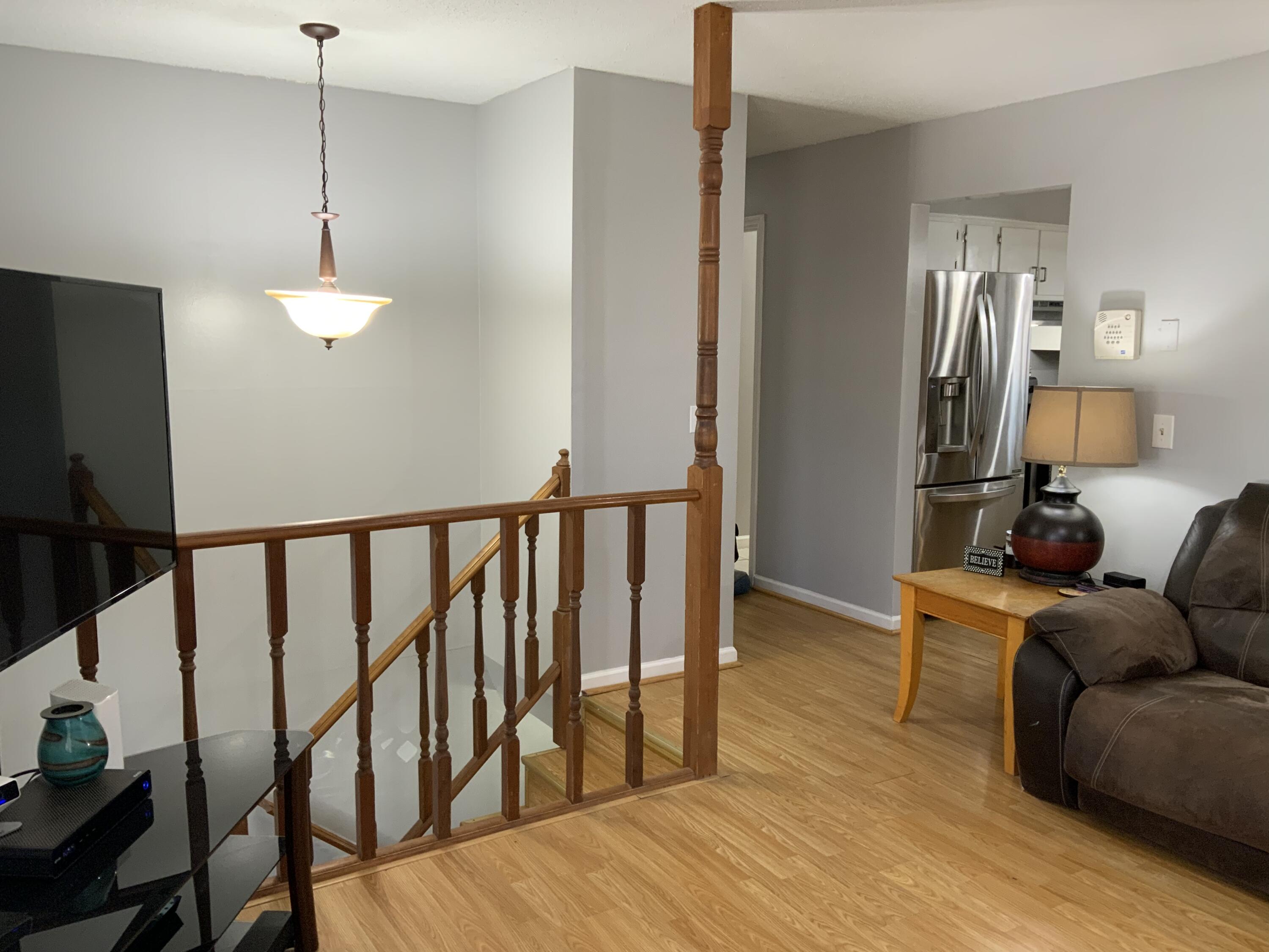 190 Laurelwood Circle