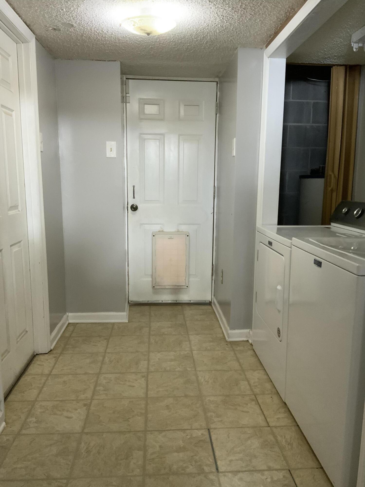 190 Laurelwood Circle