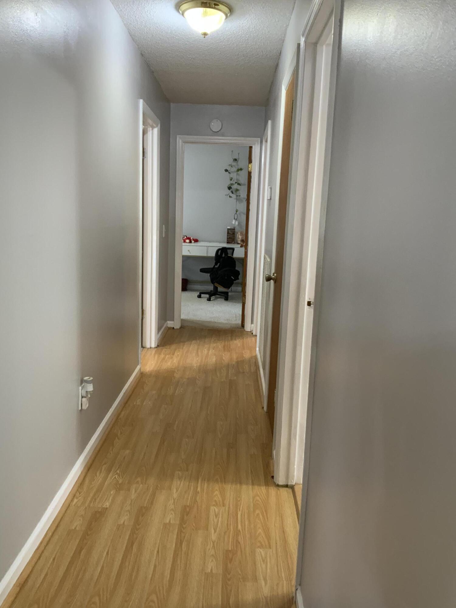190 Laurelwood Circle