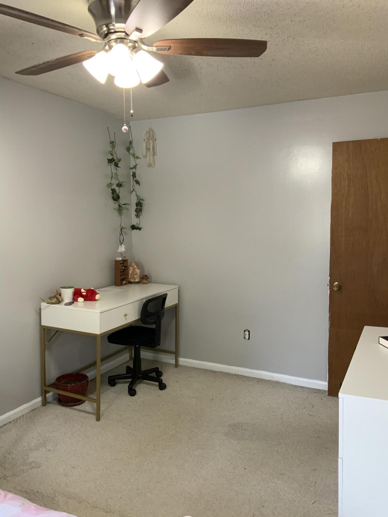 190 Laurelwood Circle