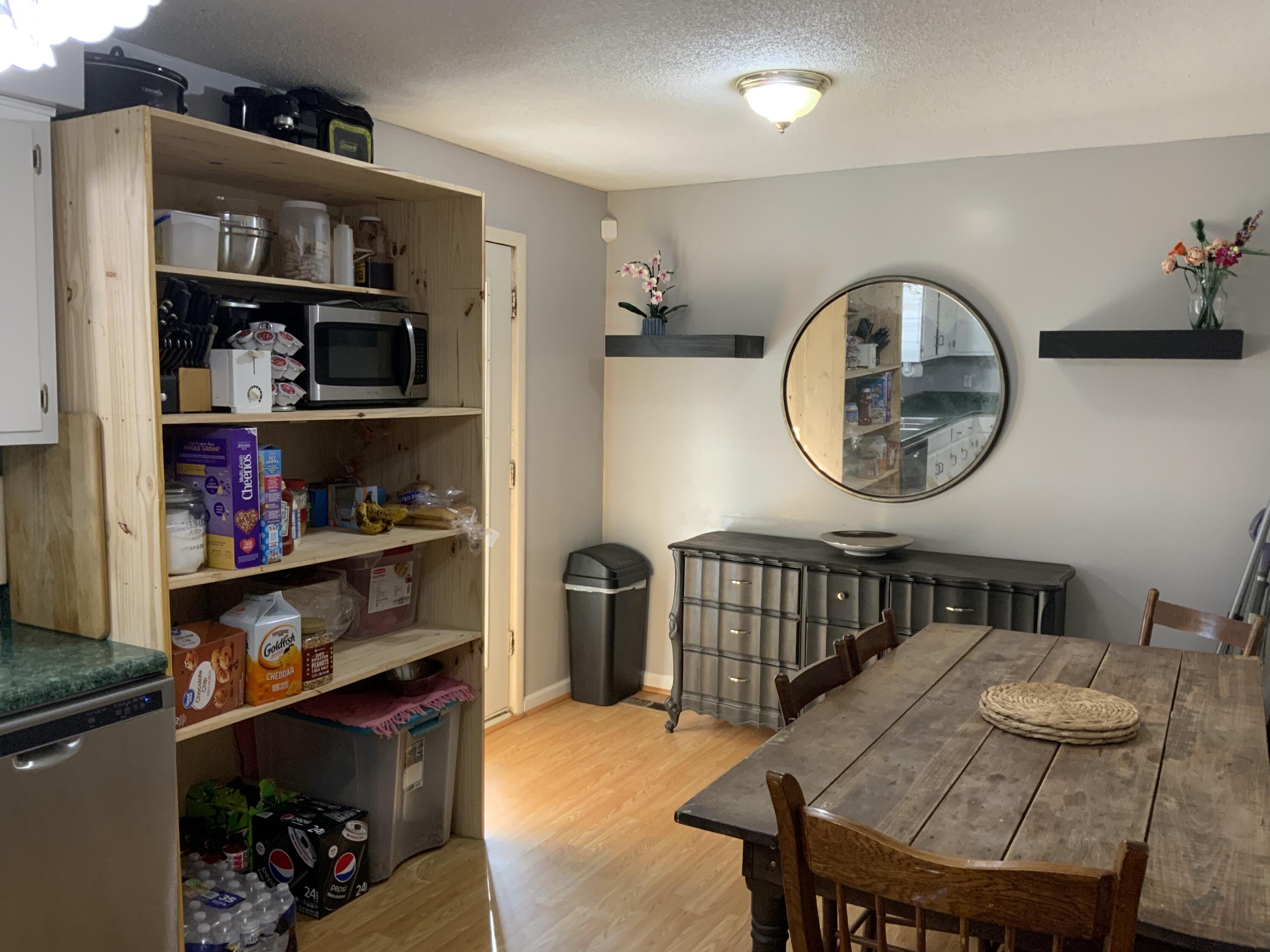 190 Laurelwood Circle