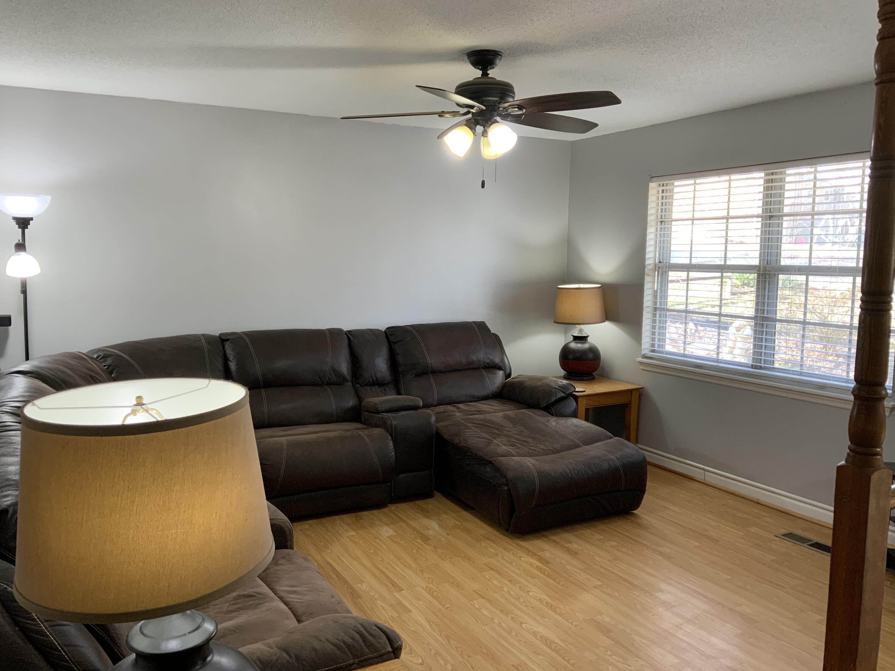 190 Laurelwood Circle