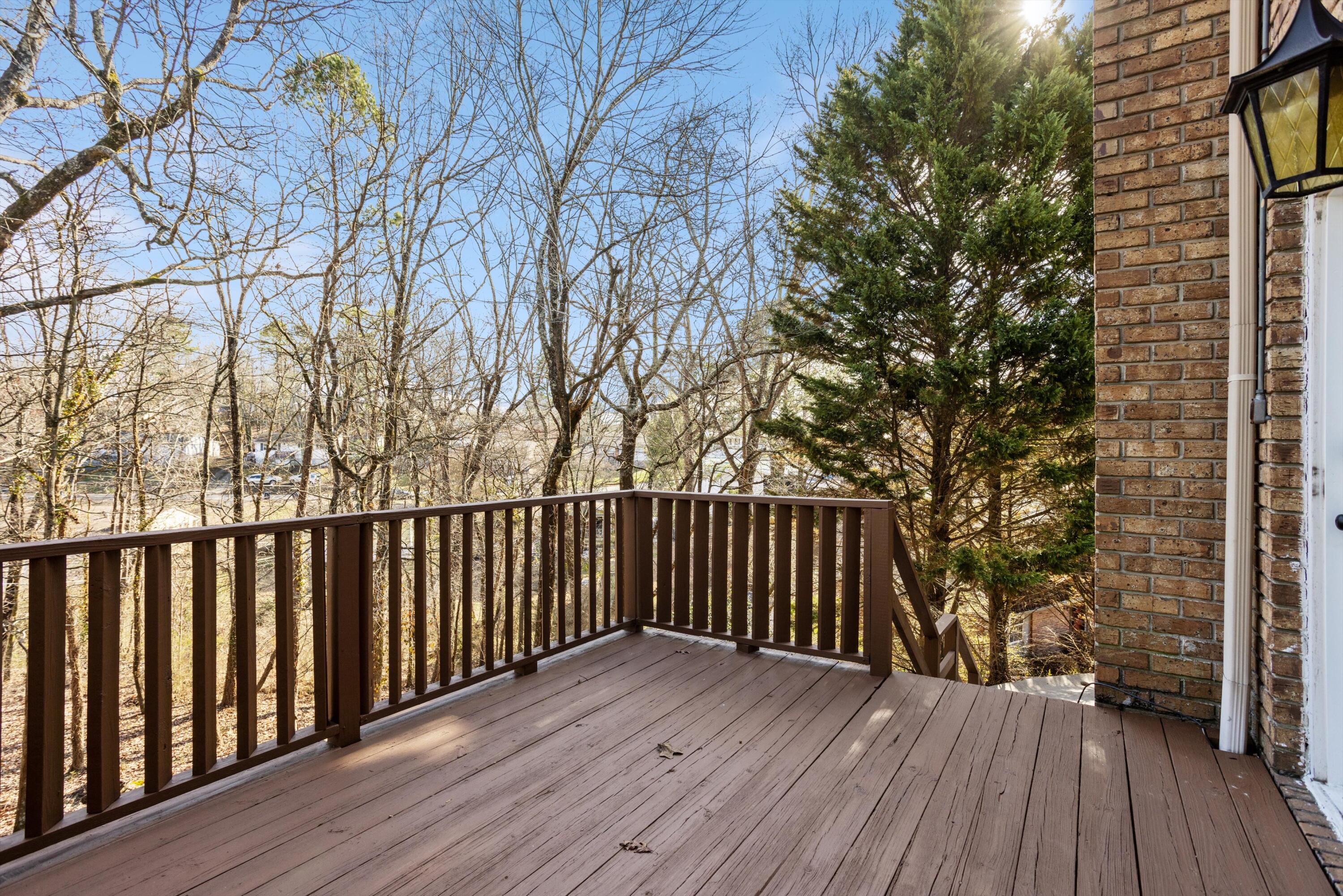 1804 Glen Oaks Terrace