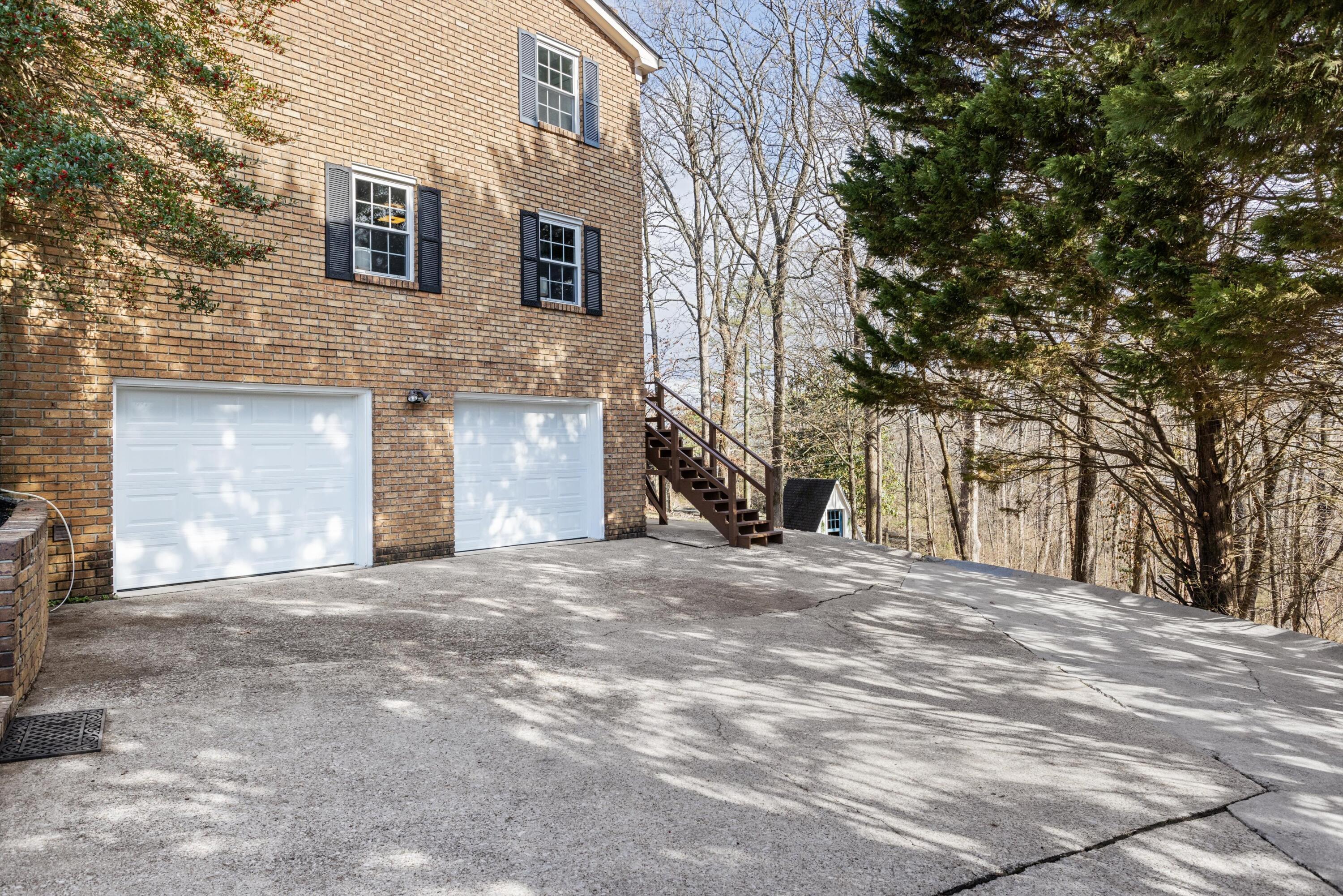 1804 Glen Oaks Terrace