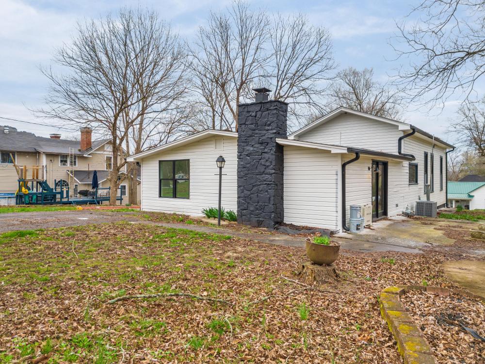 306 Pine Avenue
