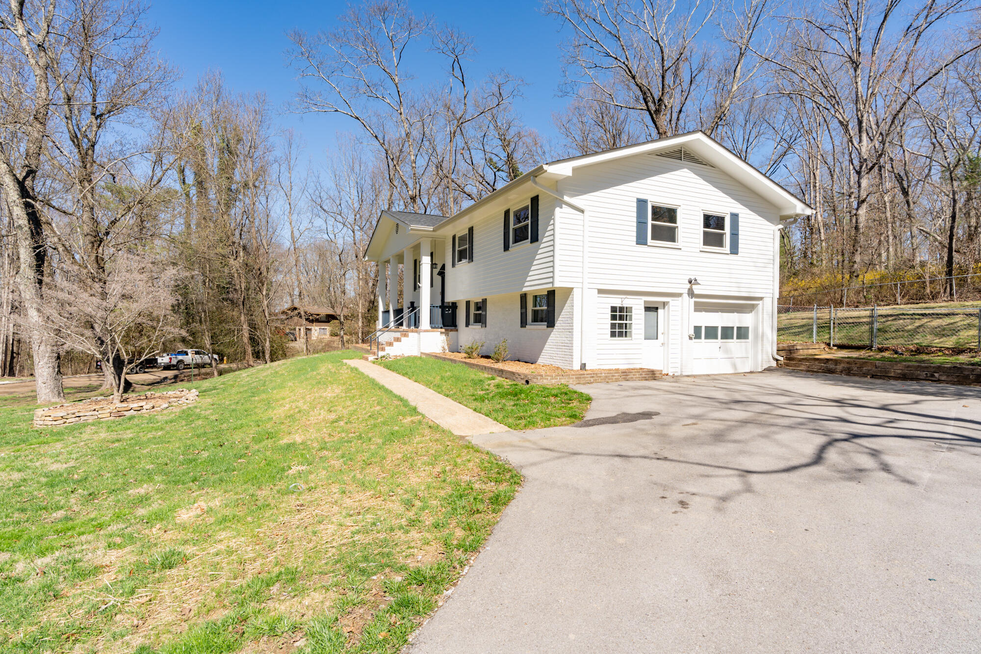 828 Skyline Park Drive