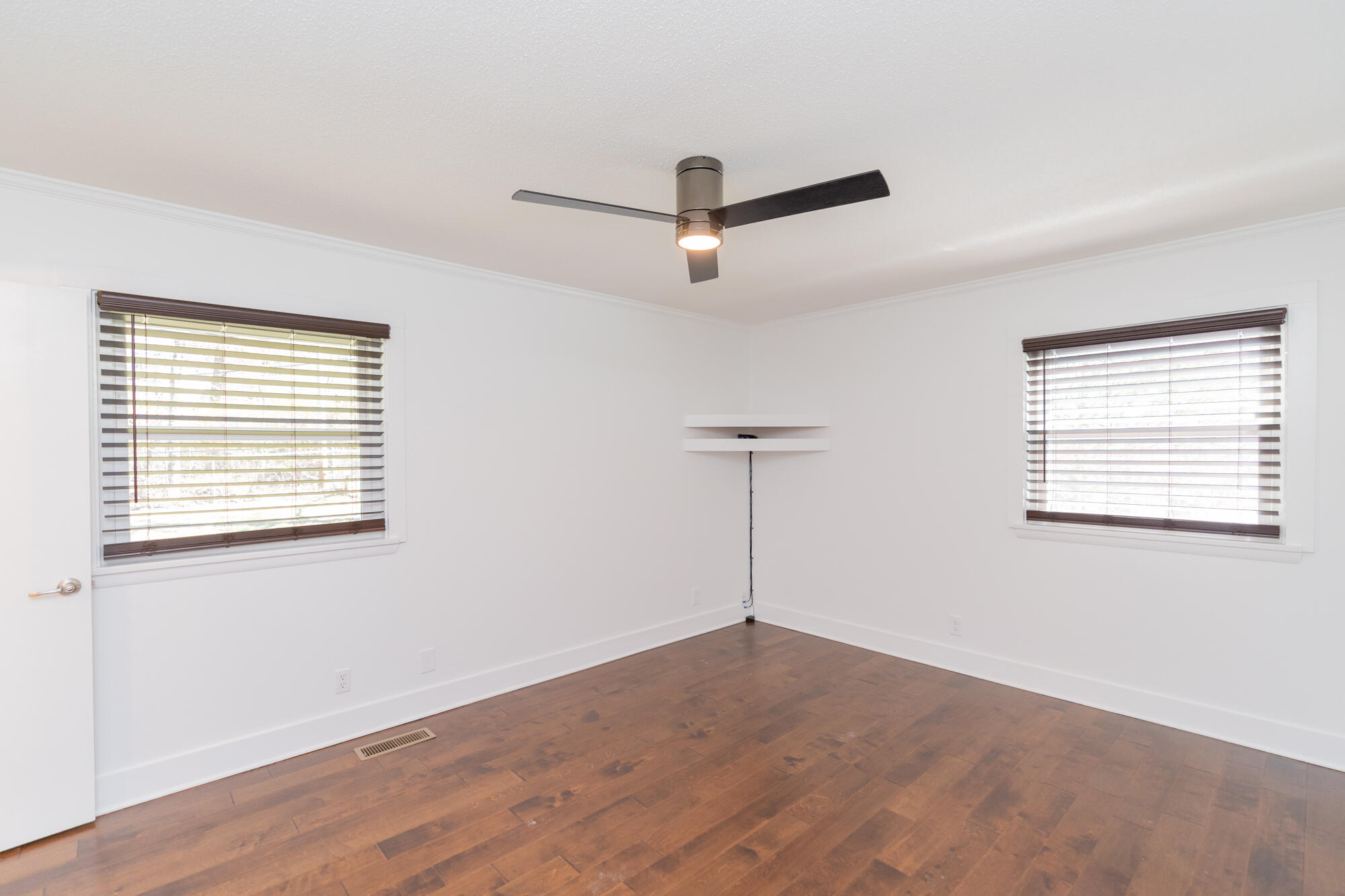 828 Skyline Park Drive