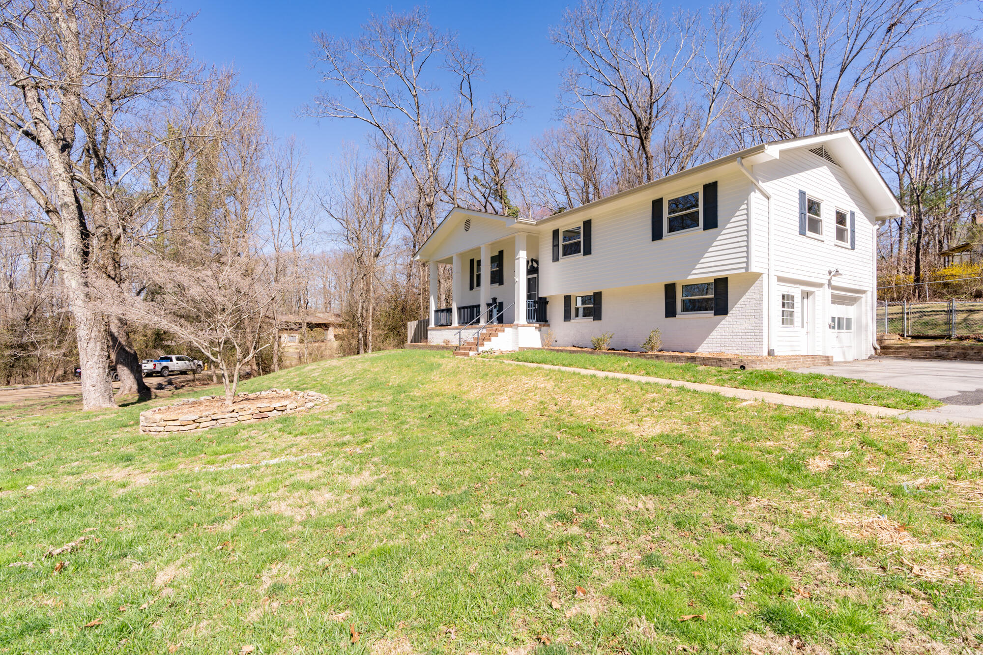 828 Skyline Park Drive