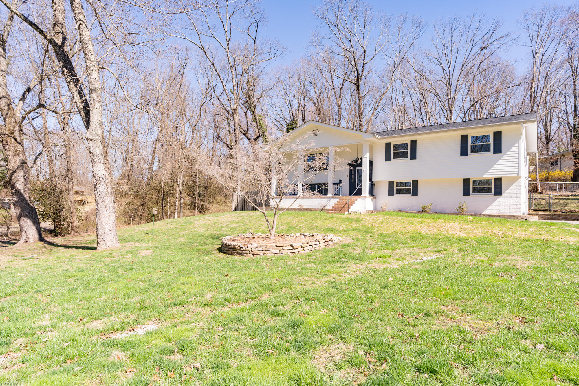 828 Skyline Park Drive