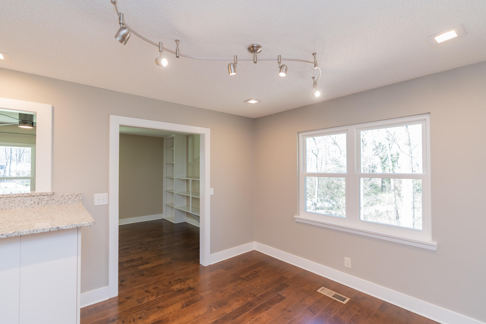 828 Skyline Park Drive