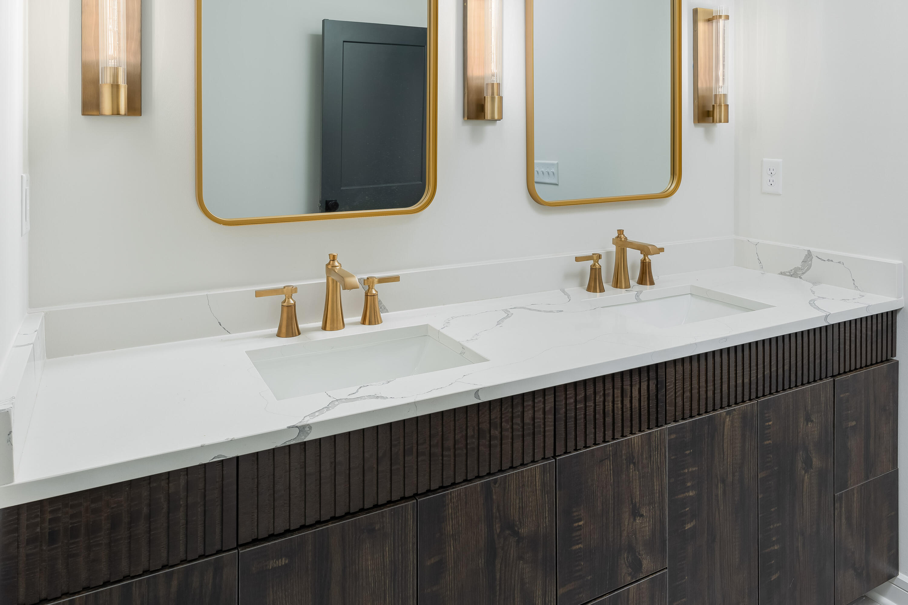 1031 Amelia Court, 5