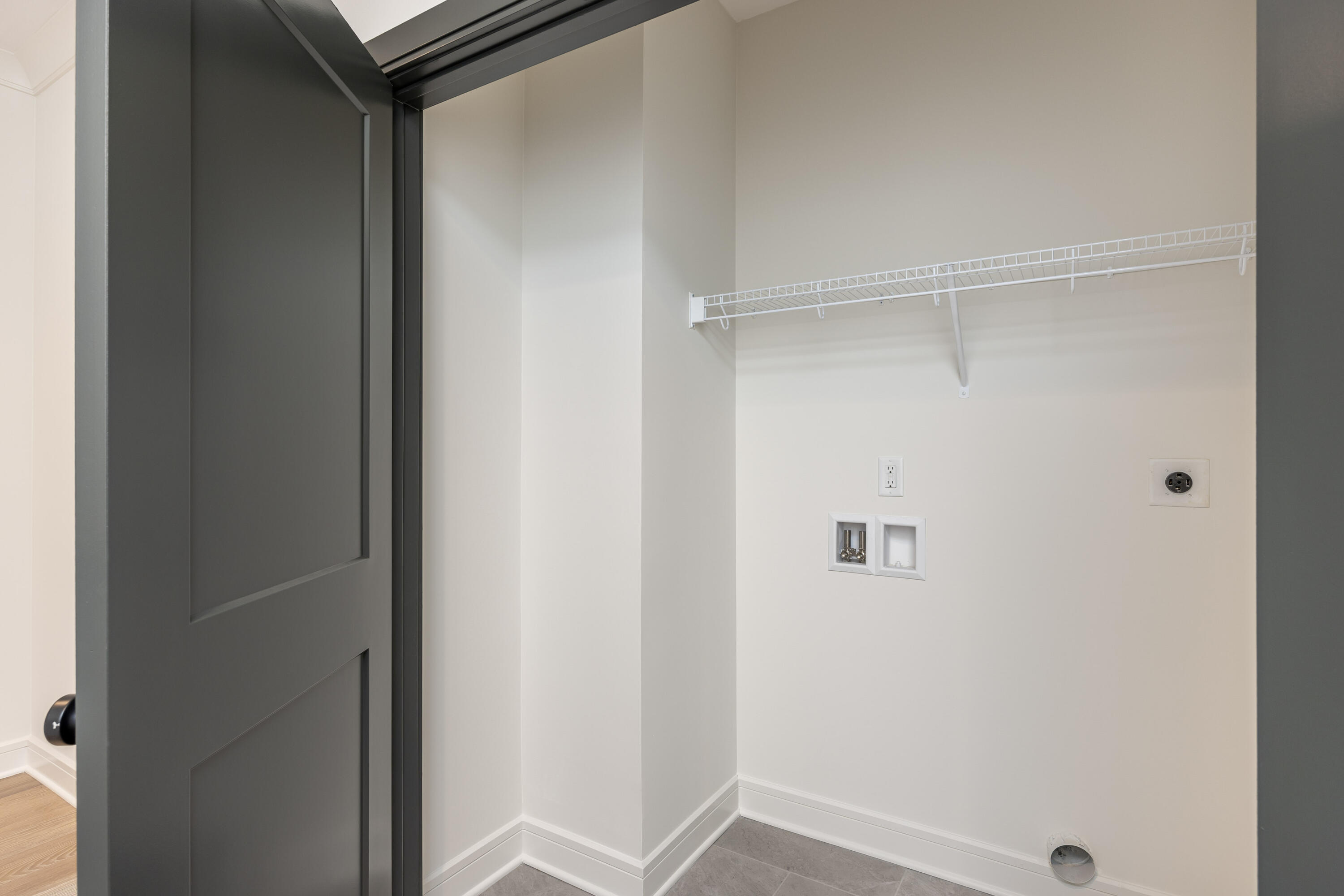 1031 Amelia Court, 5