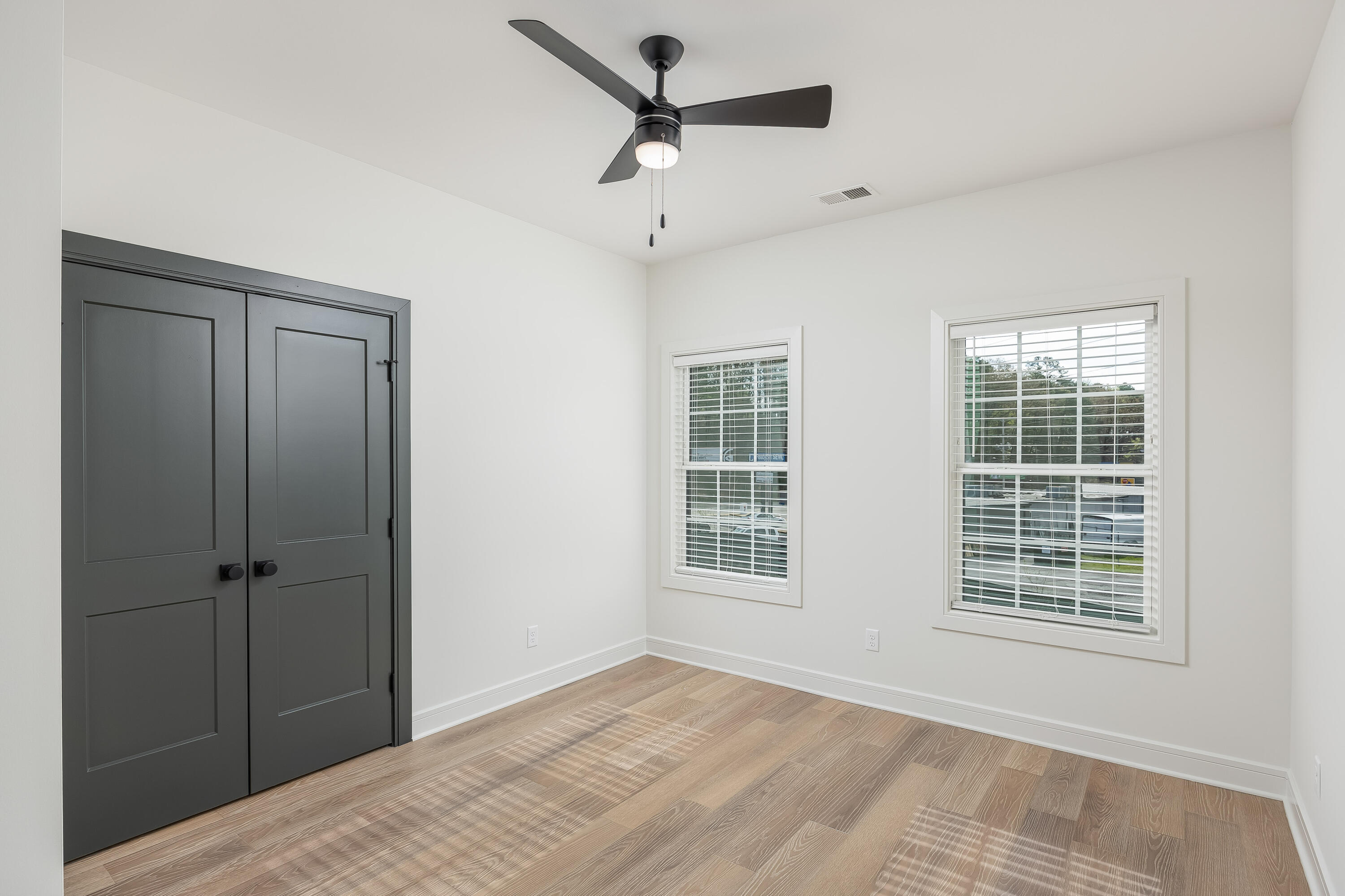 1031 Amelia Court, 5