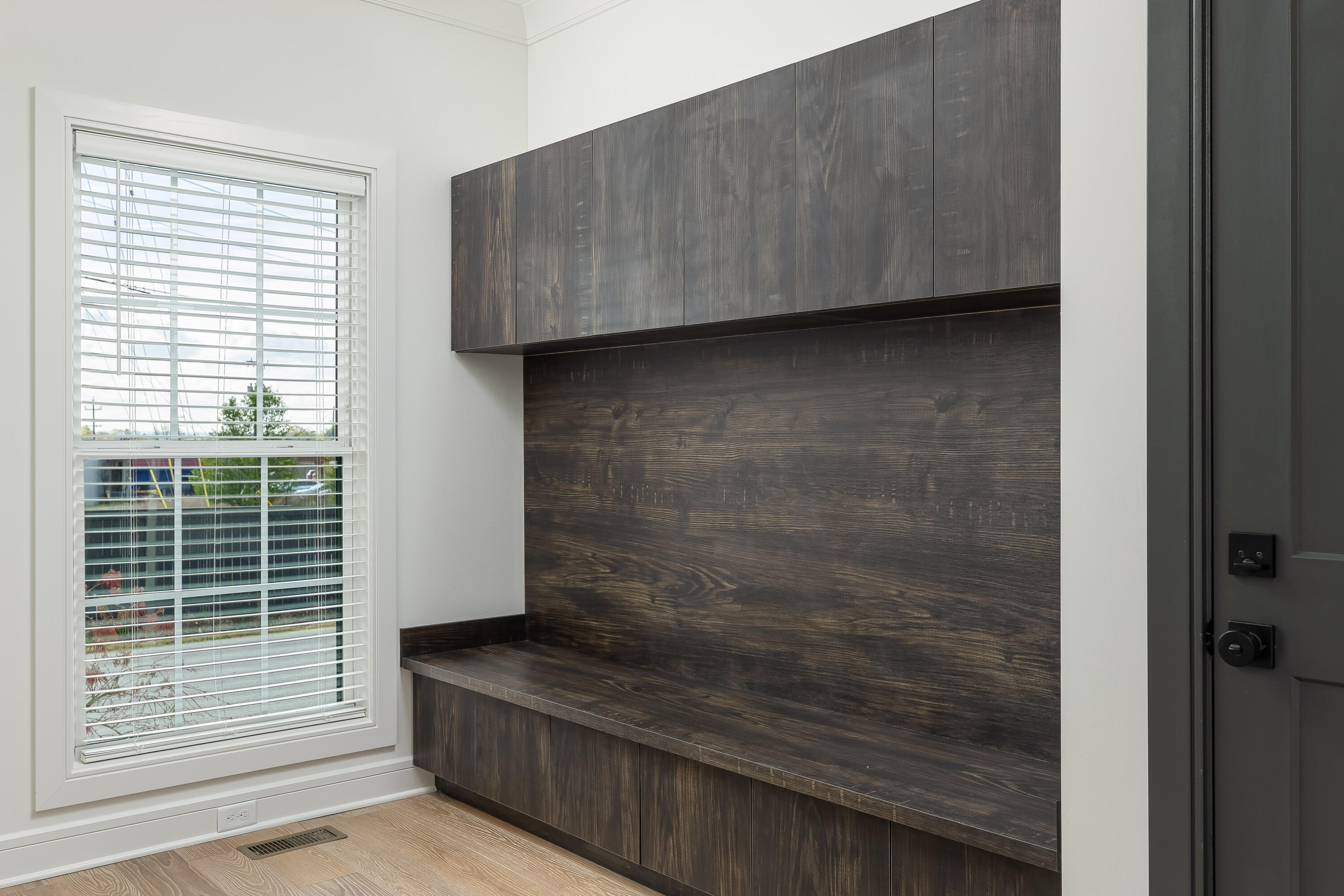 1031 Amelia Court, 5