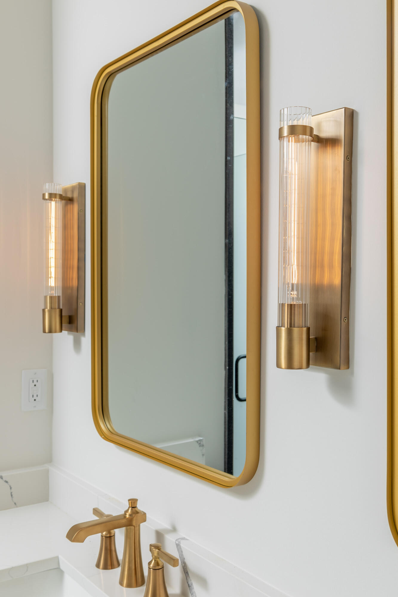 1031 Amelia Court, 5