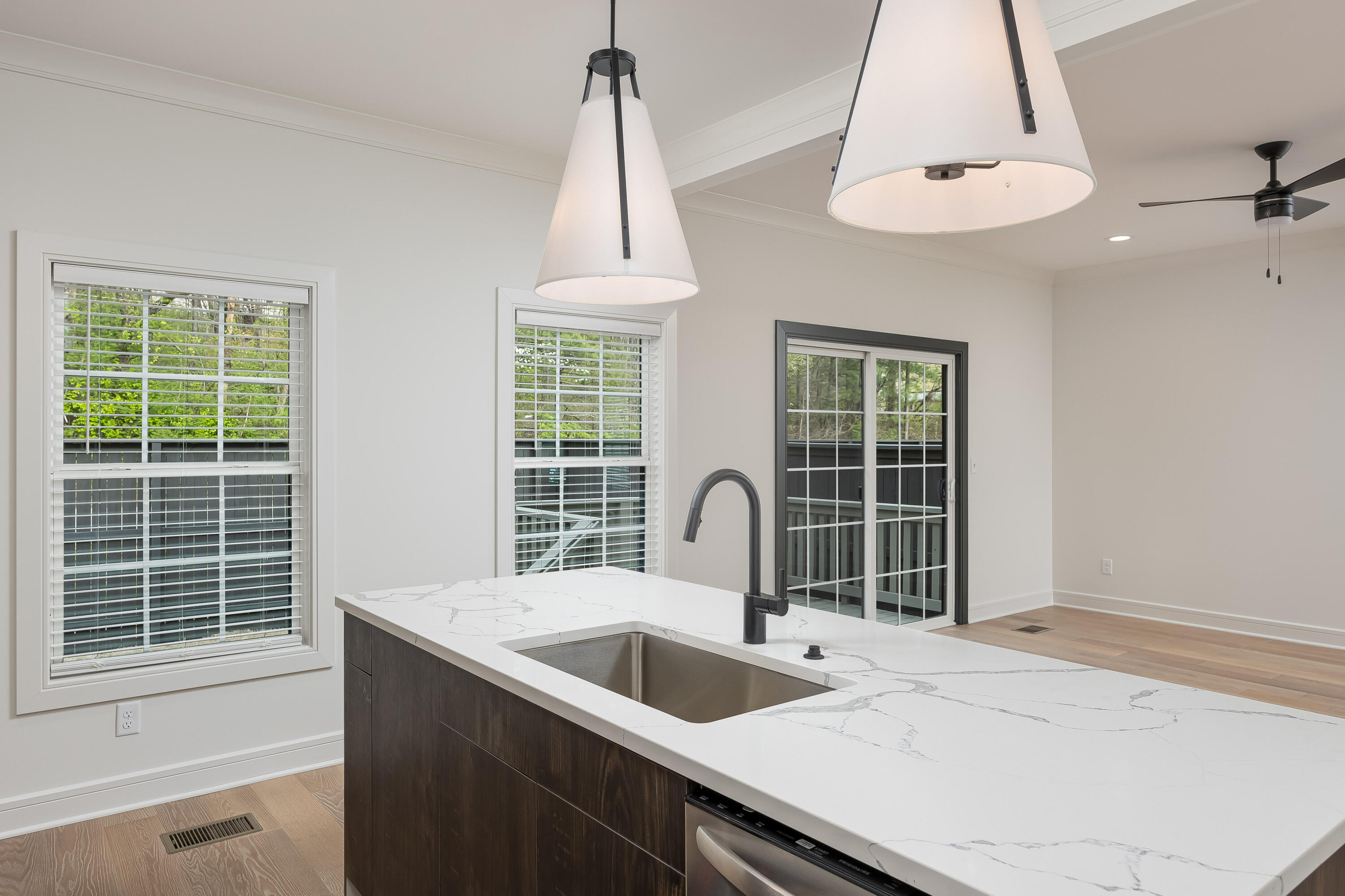 1031 Amelia Court, 5