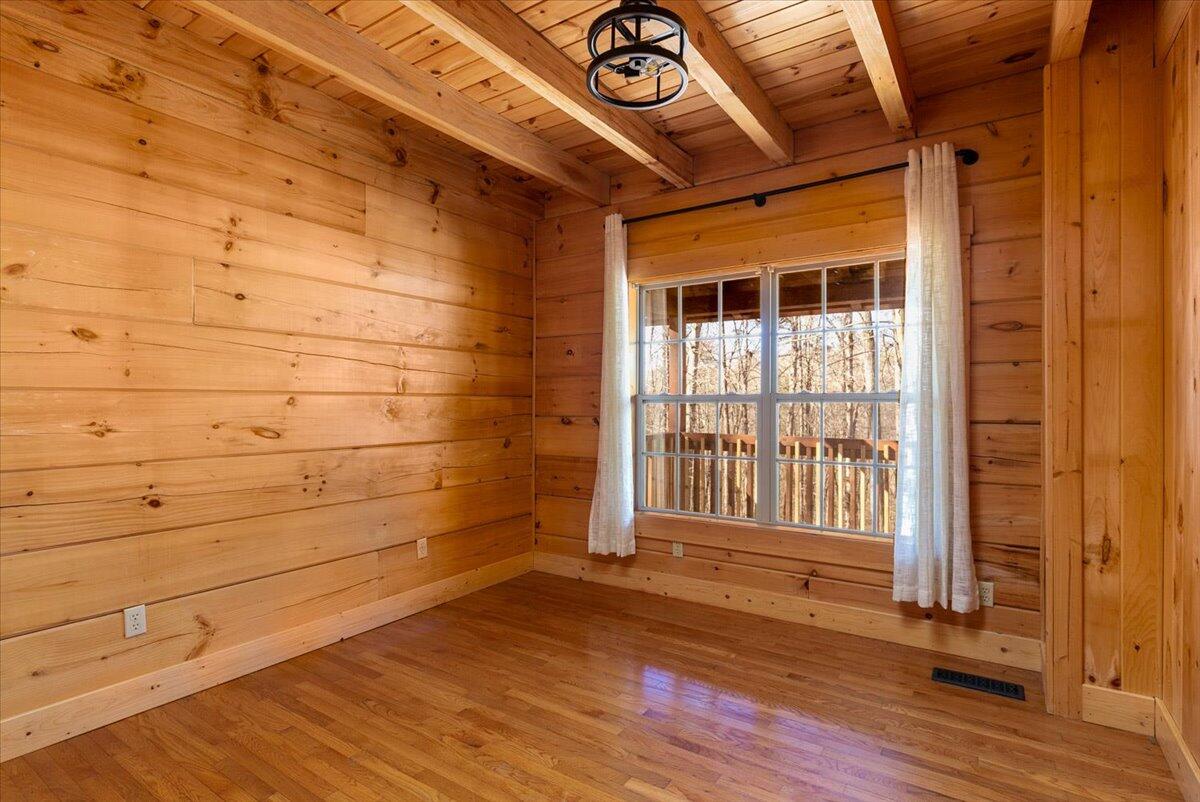 151 Hail Hollow Road