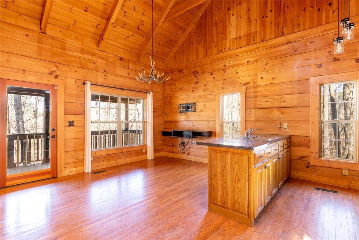 151 Hail Hollow Road