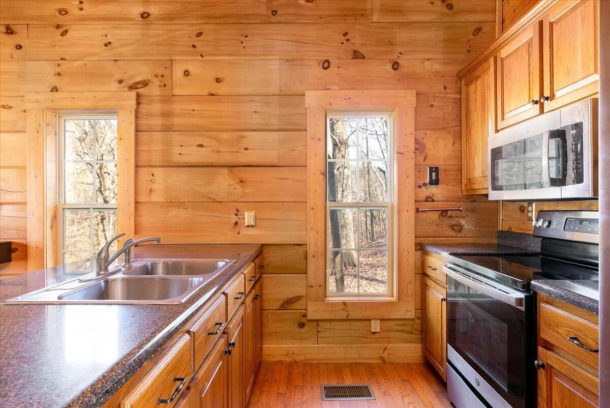 151 Hail Hollow Road