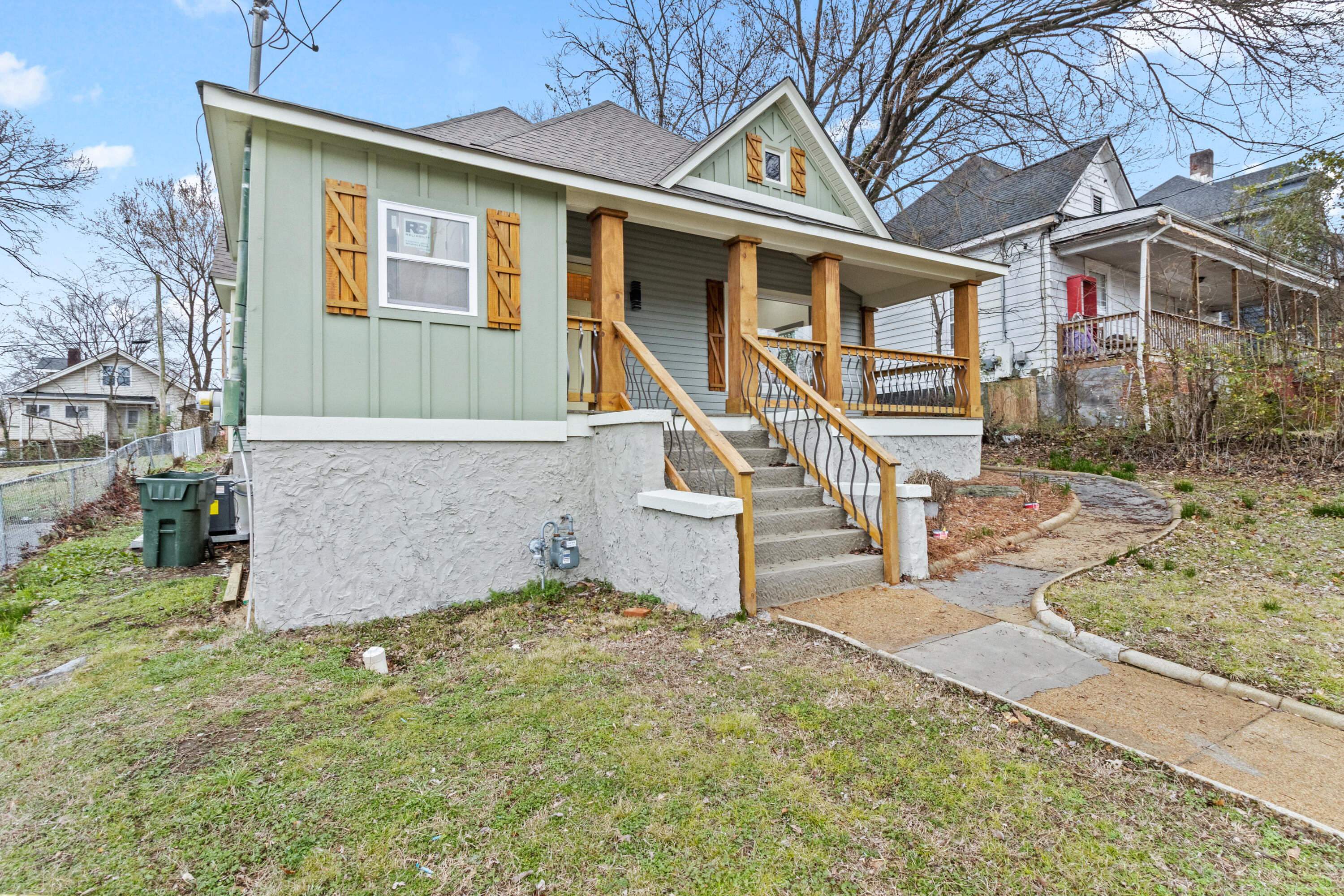 2008 Vine Street