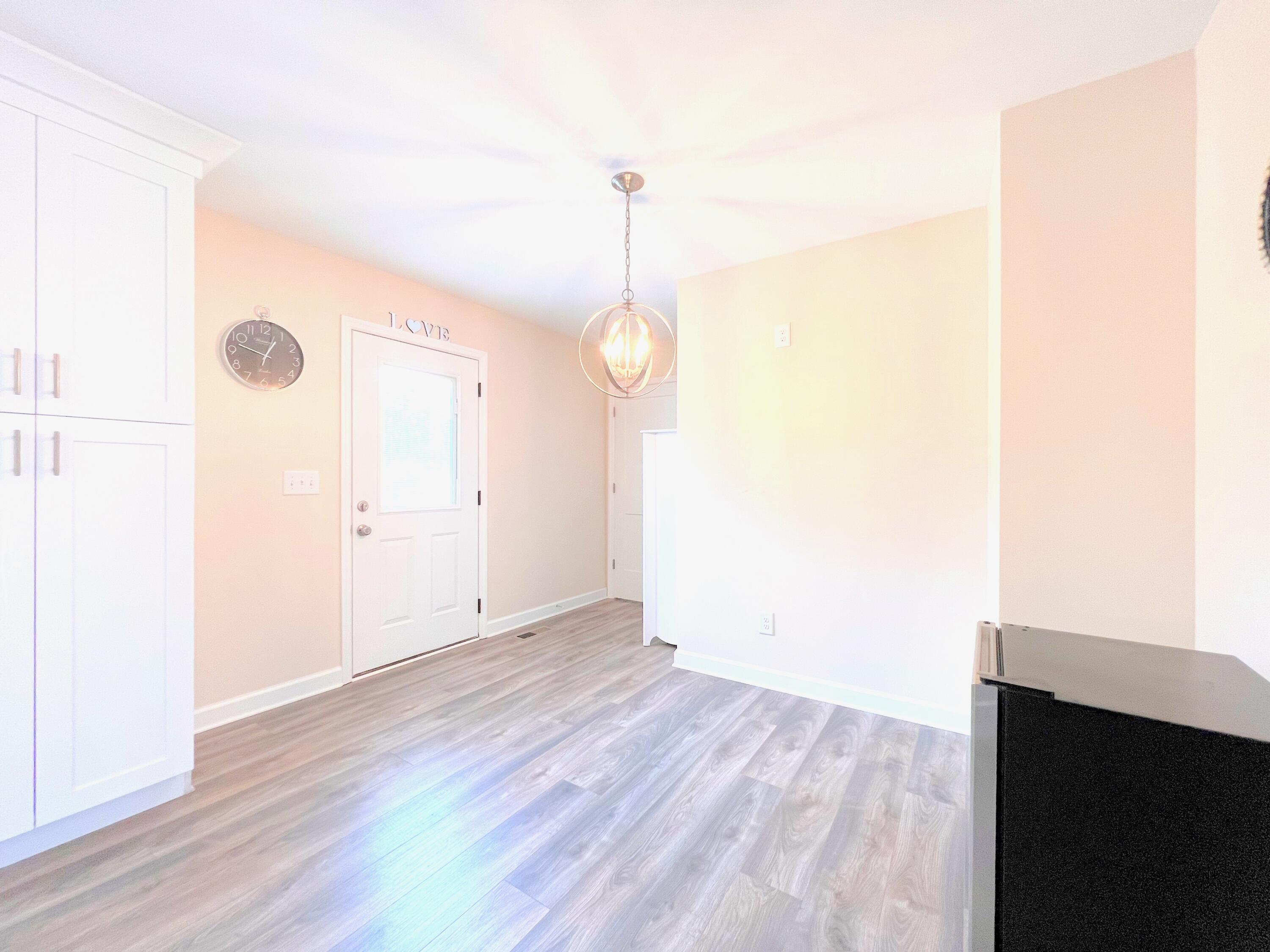 2125 Vinewood Drive