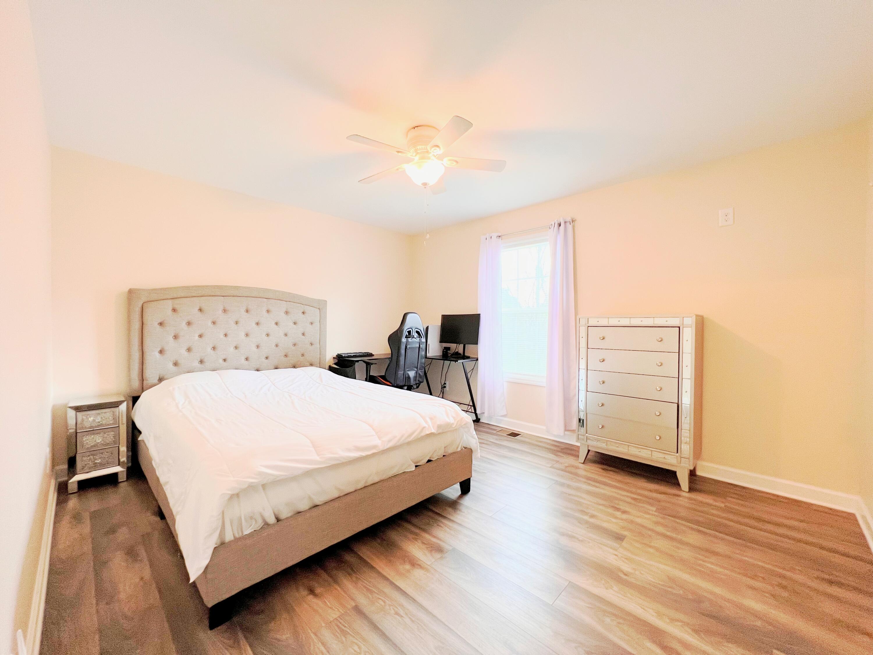 2125 Vinewood Drive