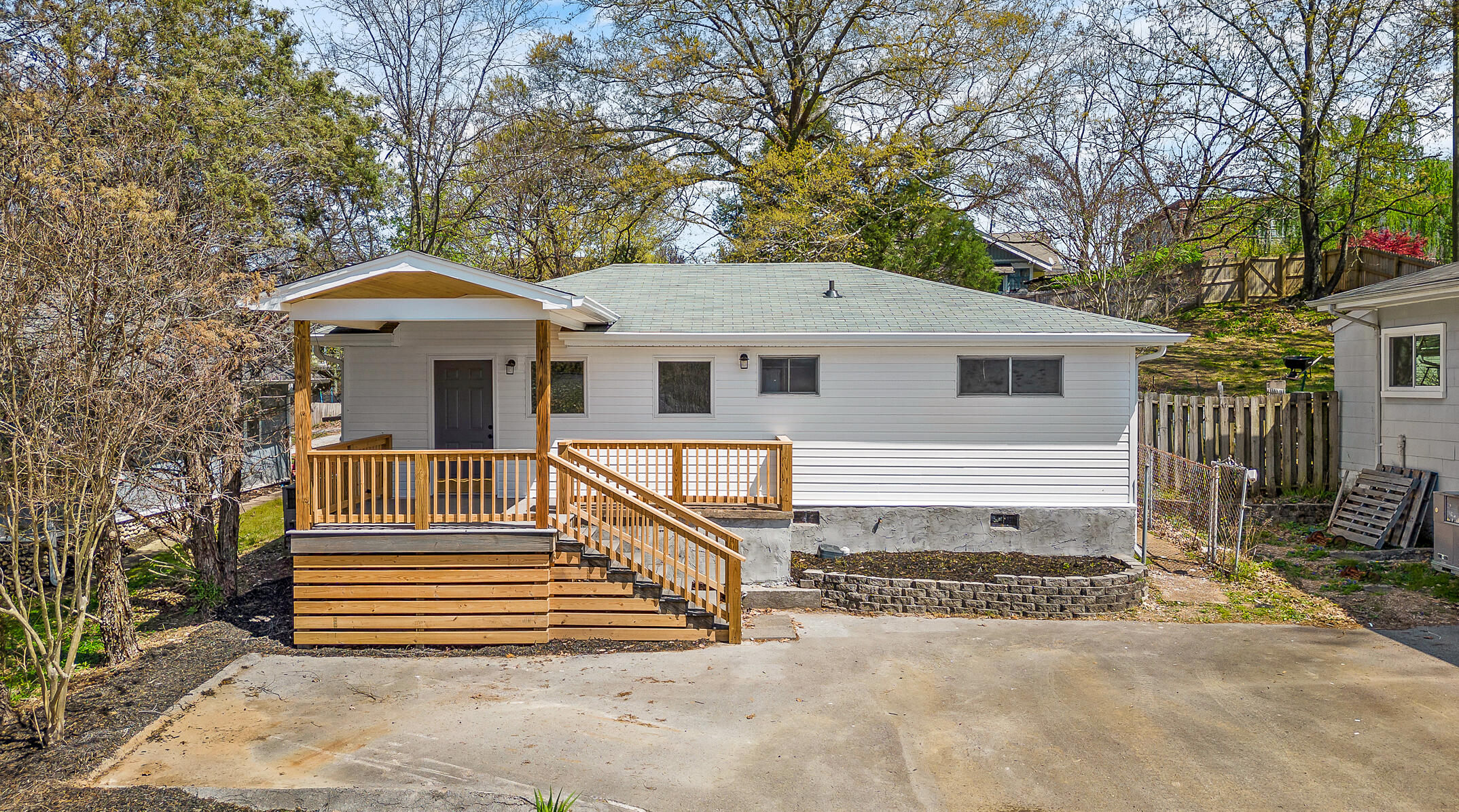 905 Normal Avenue